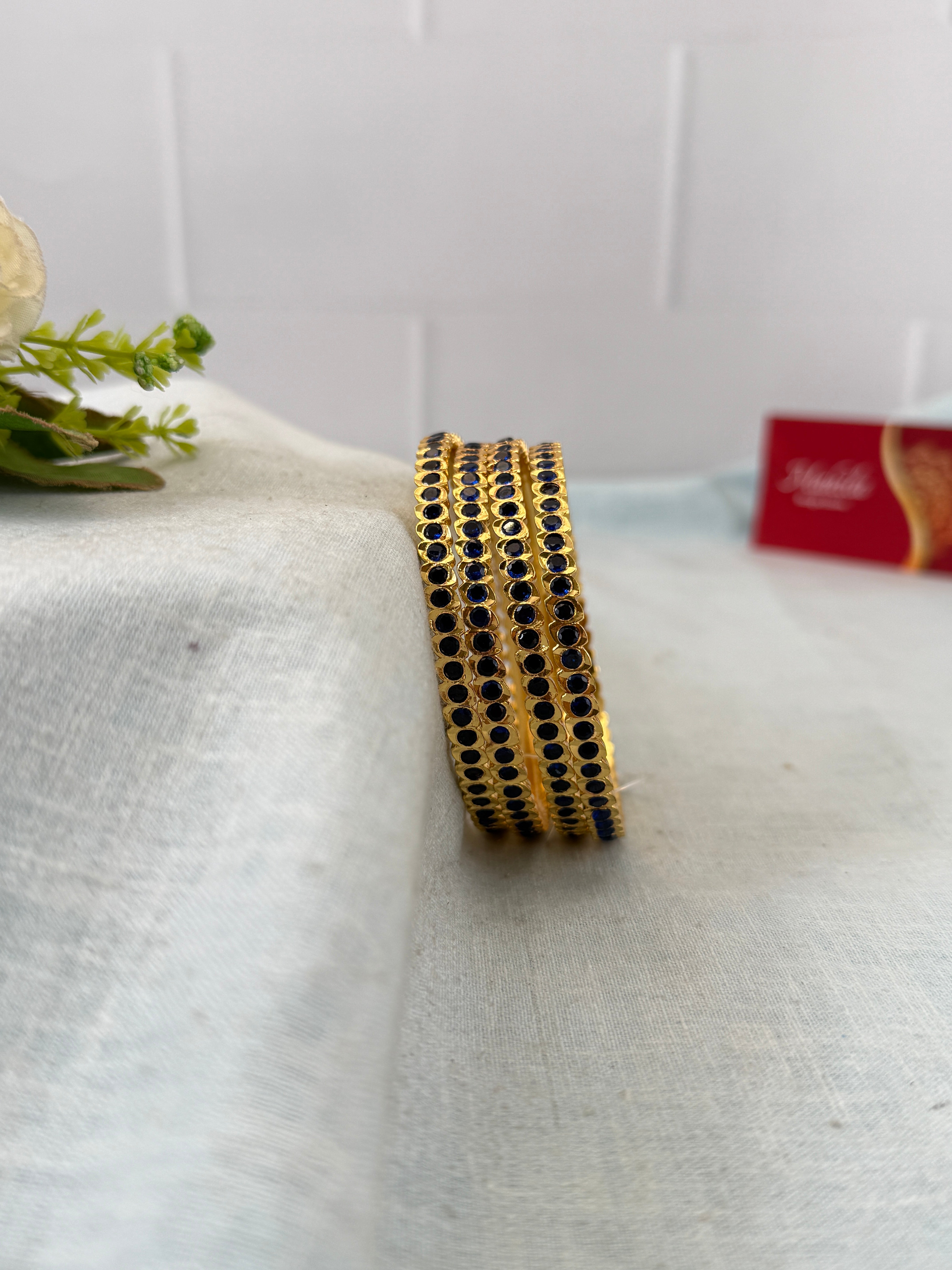 Luxurious Nayana Antique Stone Bangles 7225