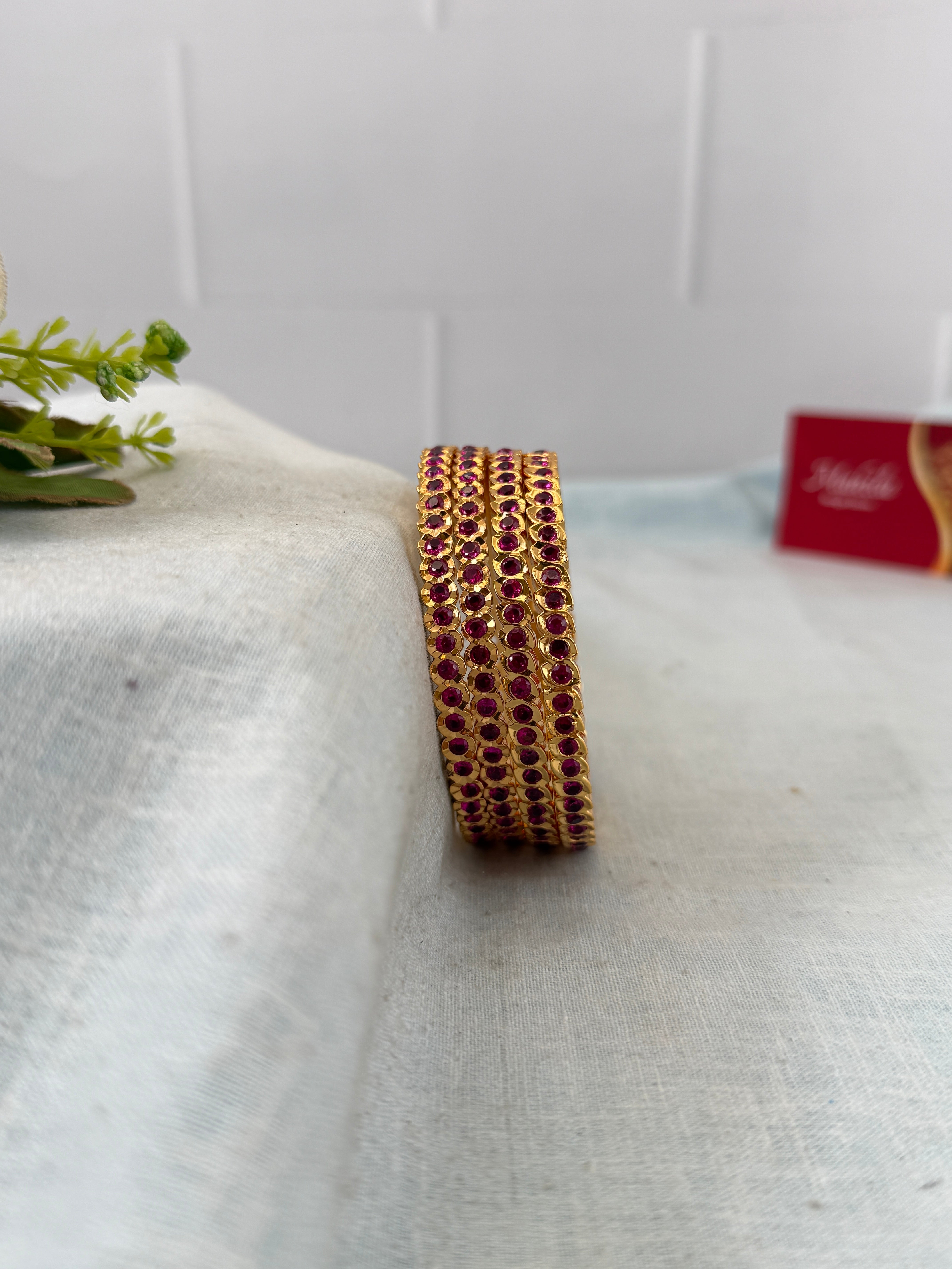 Luxurious Nayana Antique Stone Bangles 7225