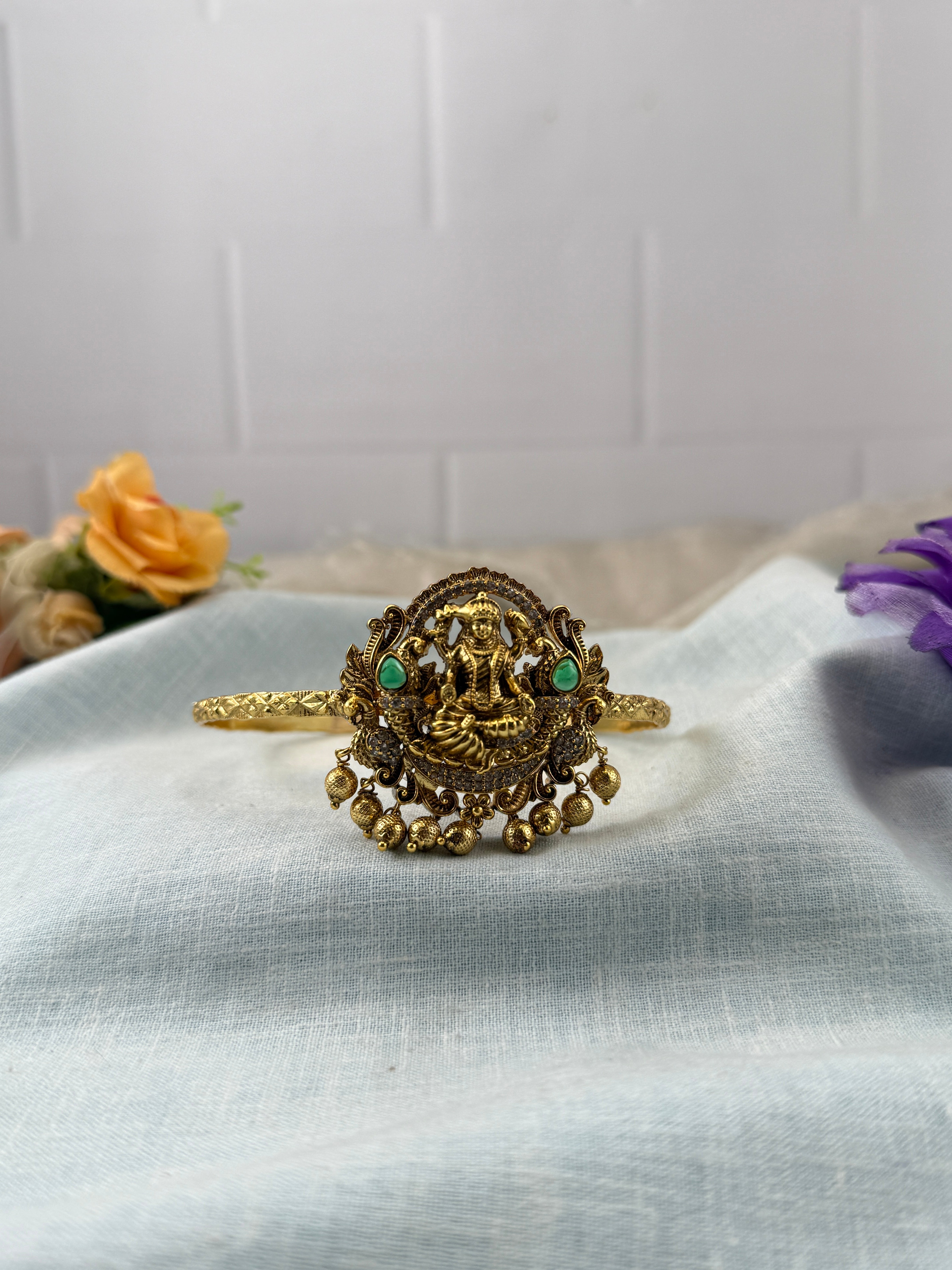 Antique Lakshmi Cuff Vanki | Set of 1 | 024