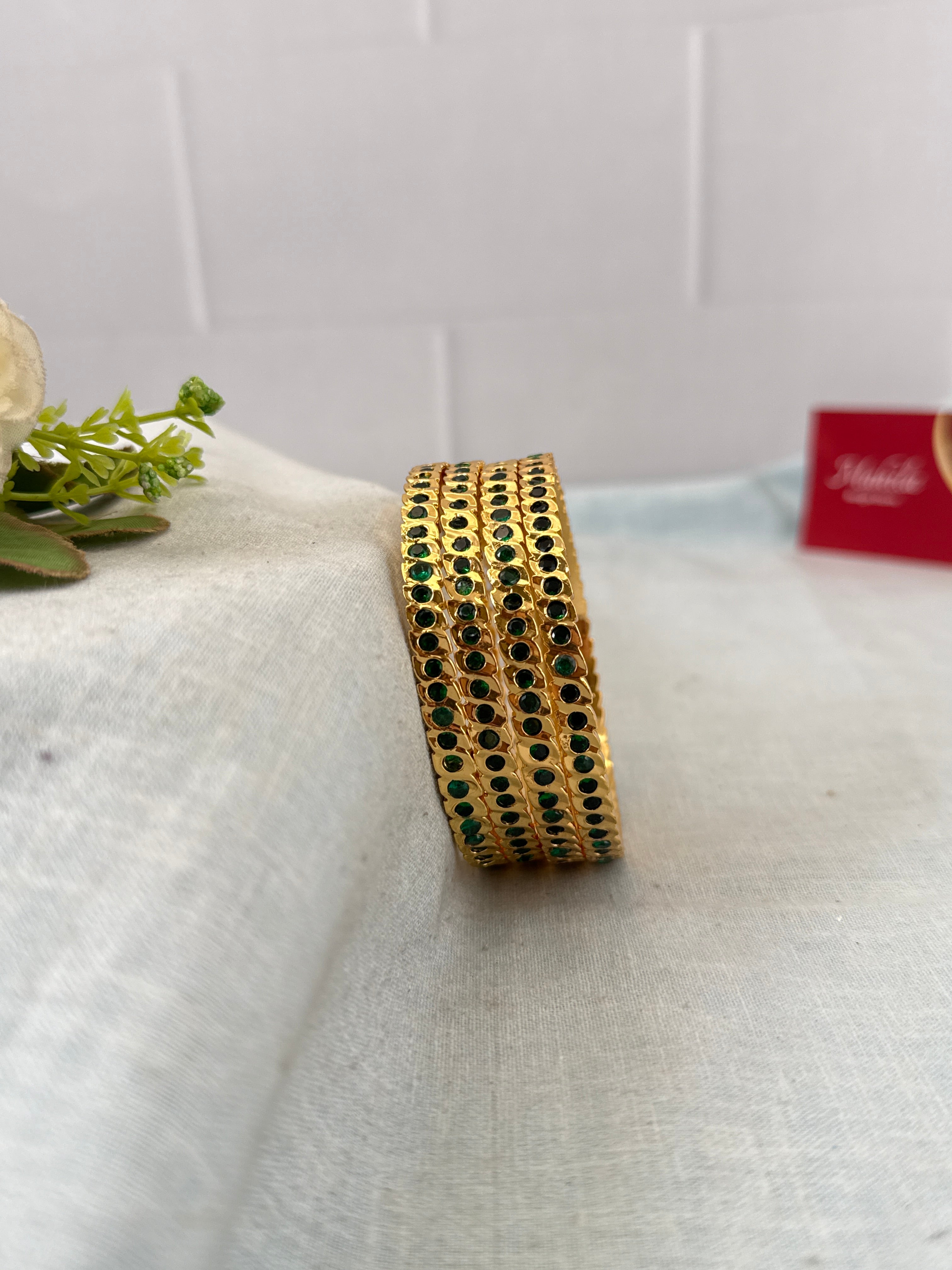Luxurious Nayana Antique Stone Bangles 7225