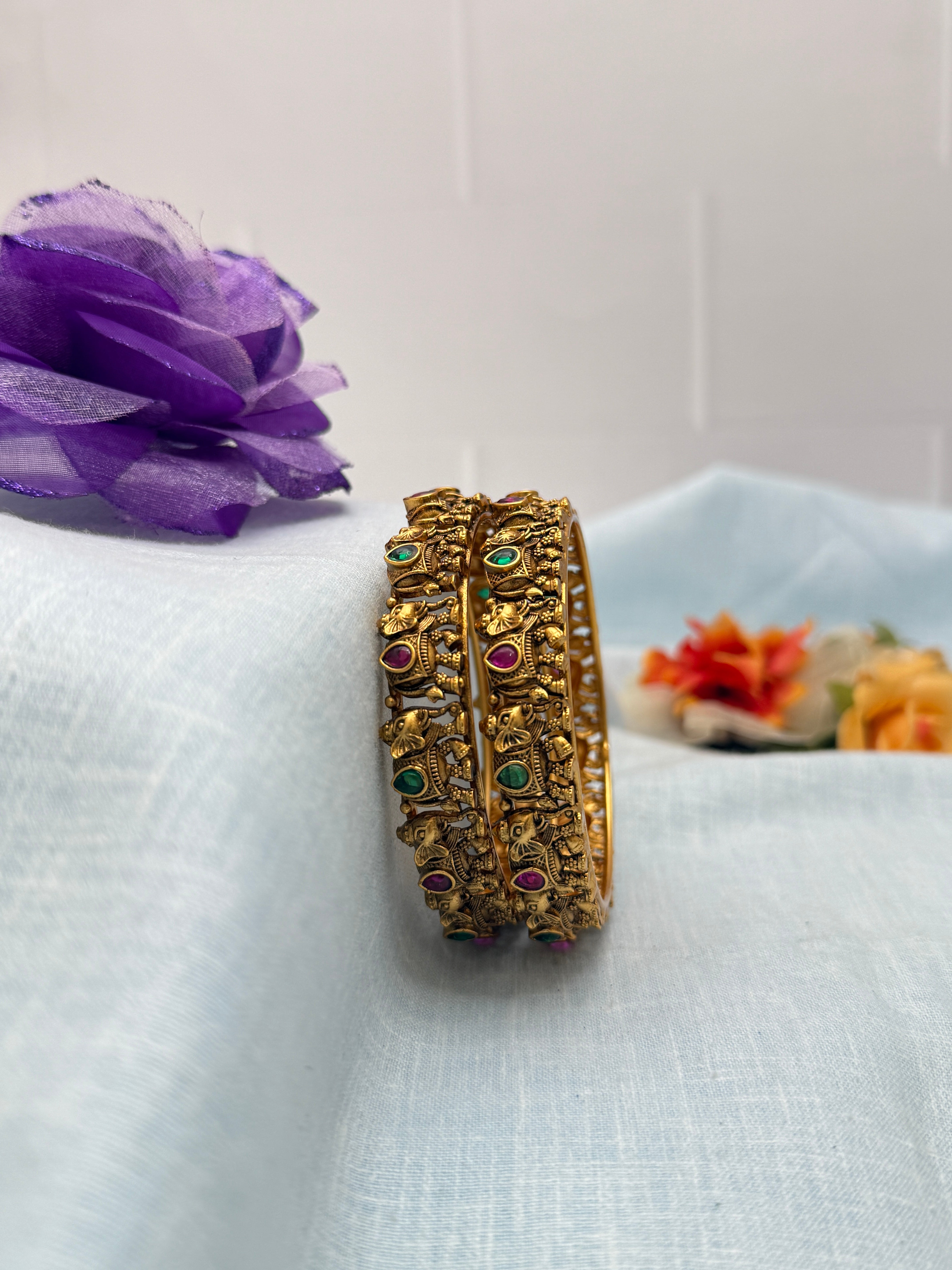 Royal Antique Bangles 6936
