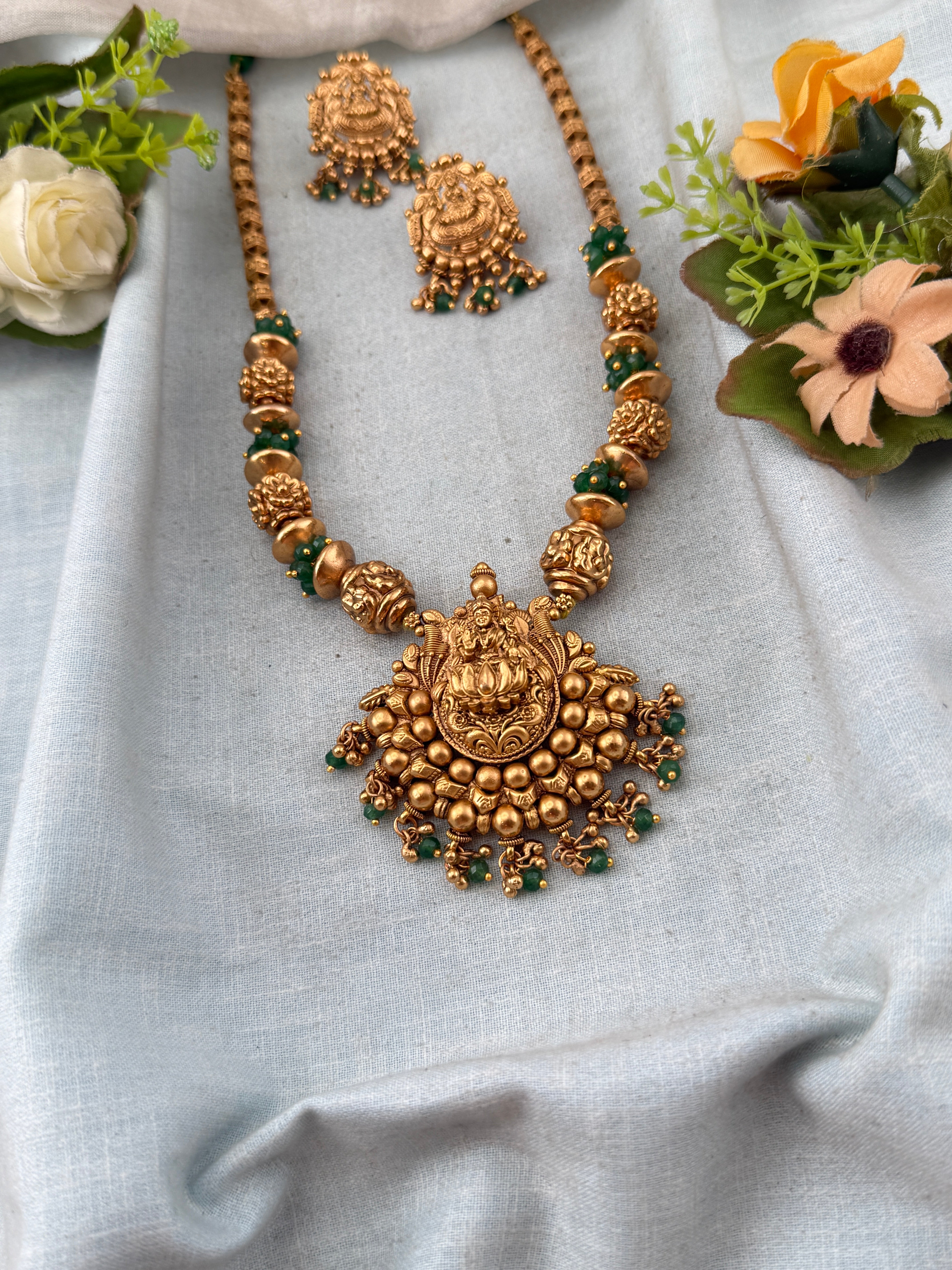 Antique Lotus Lakshmi Pendant Necklace Set | No237