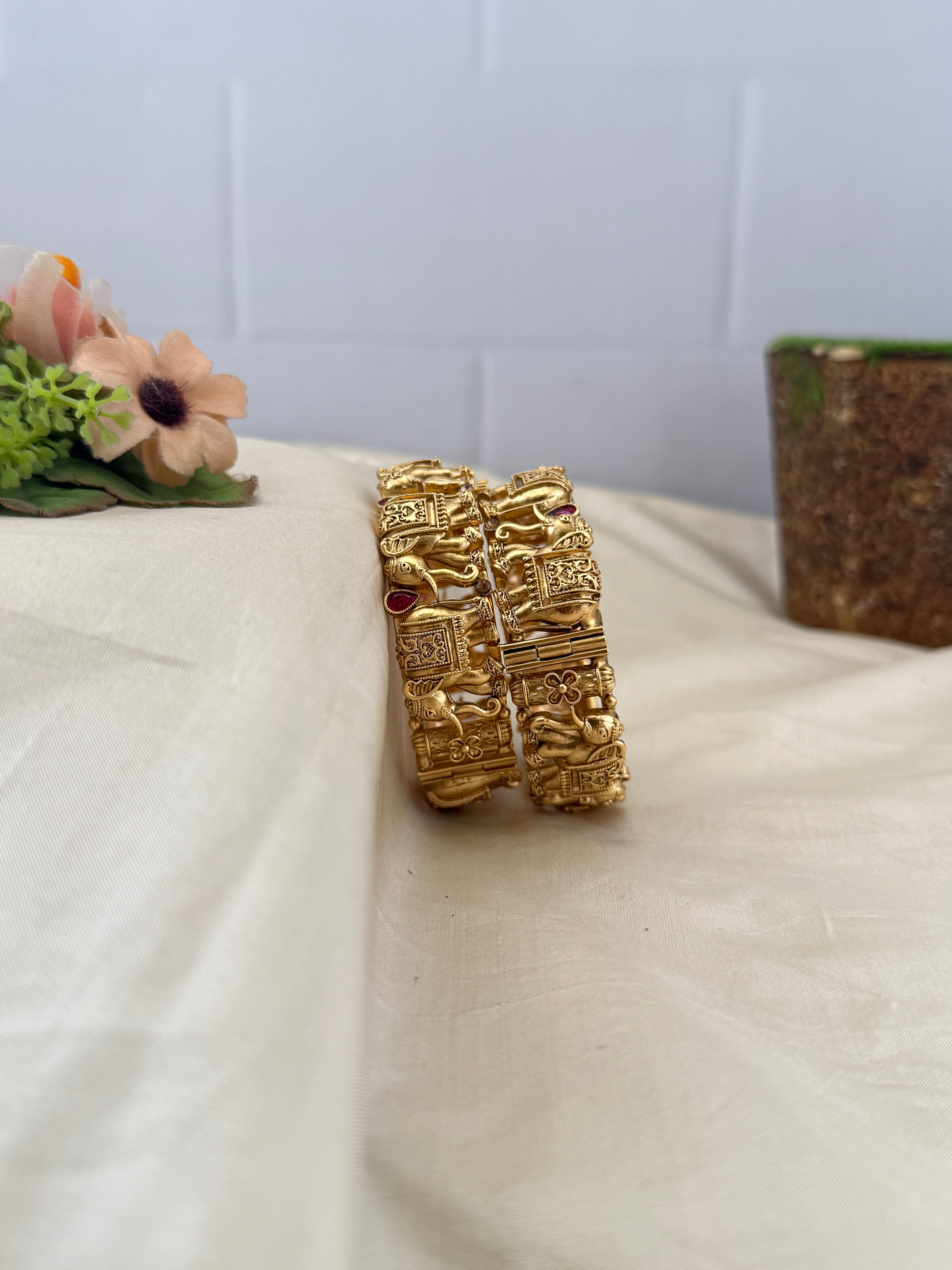 Antique temple style bridal bangles for women by Mahila