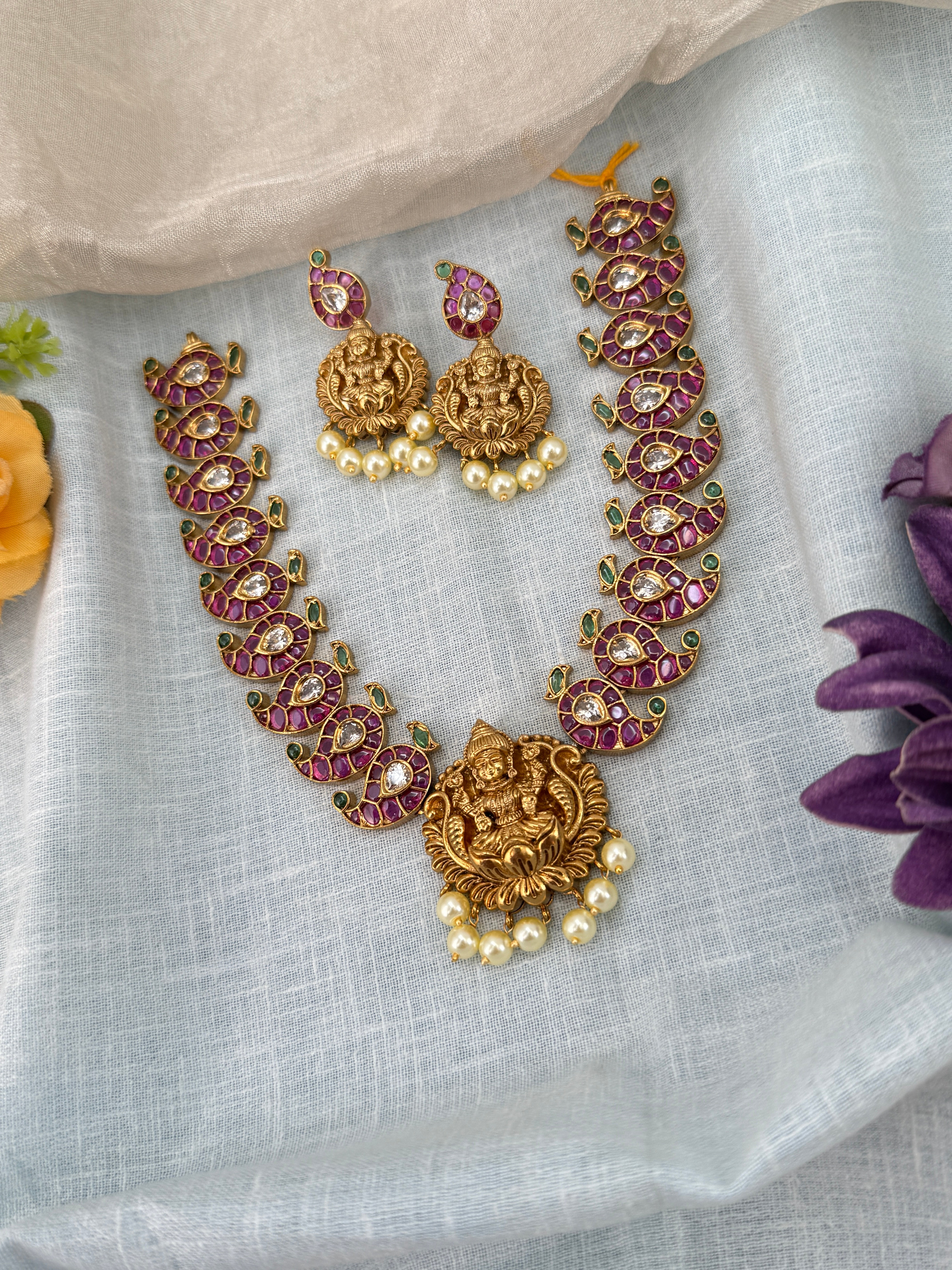 Luxurious Antique Mango Lakshmi Pendant Short Necklace Set 0907