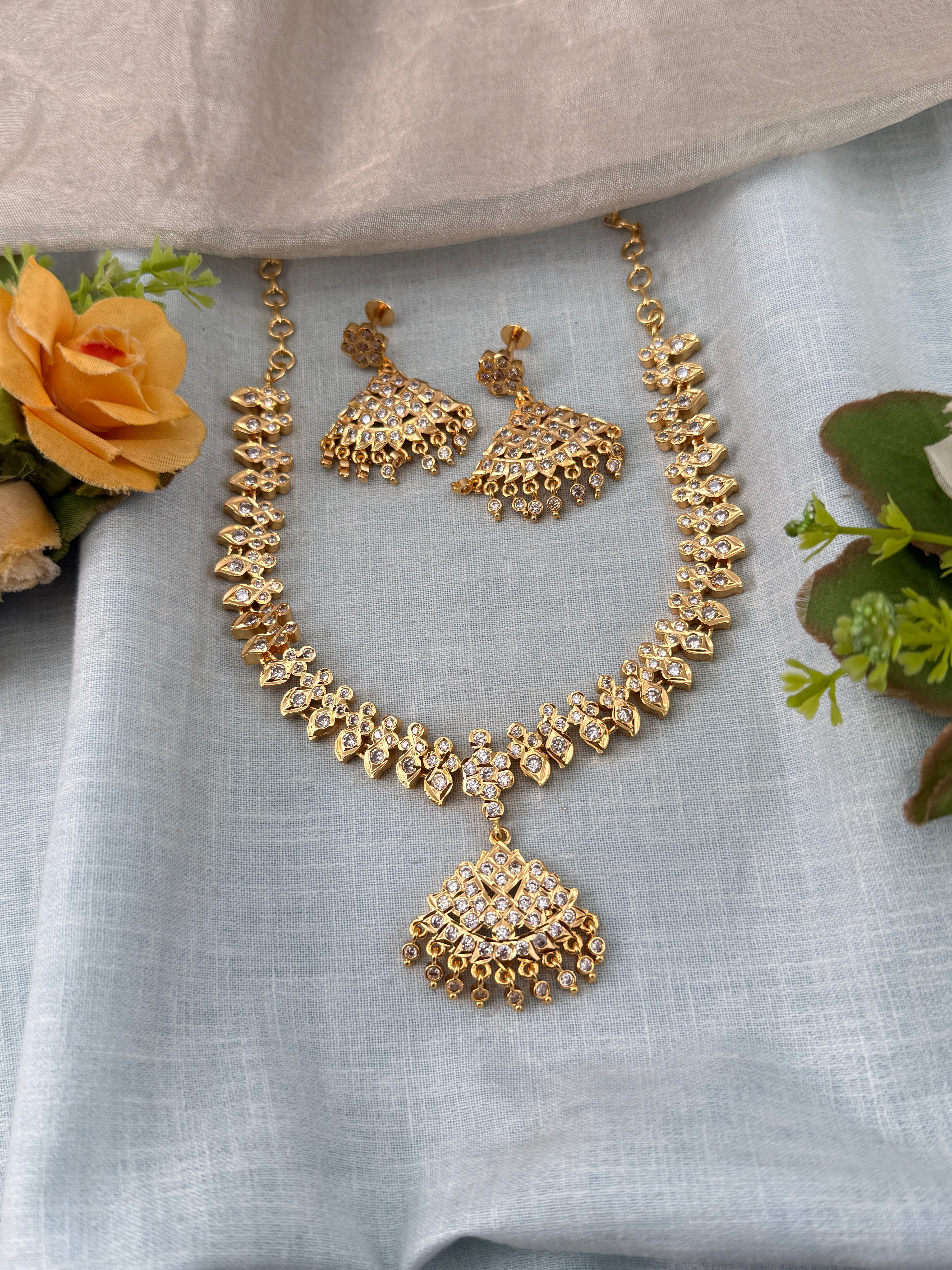 Traditional Jade Bille hair accessory for women