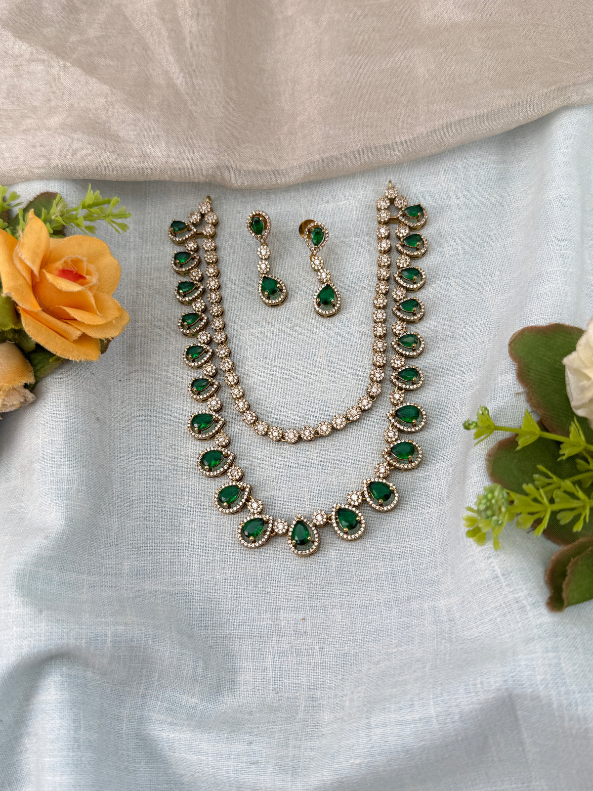 Traditional Jade Bille hair accessory for women