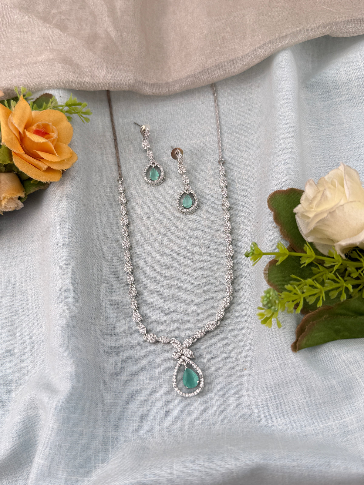 Traditional Jade Bille hair accessory for women
