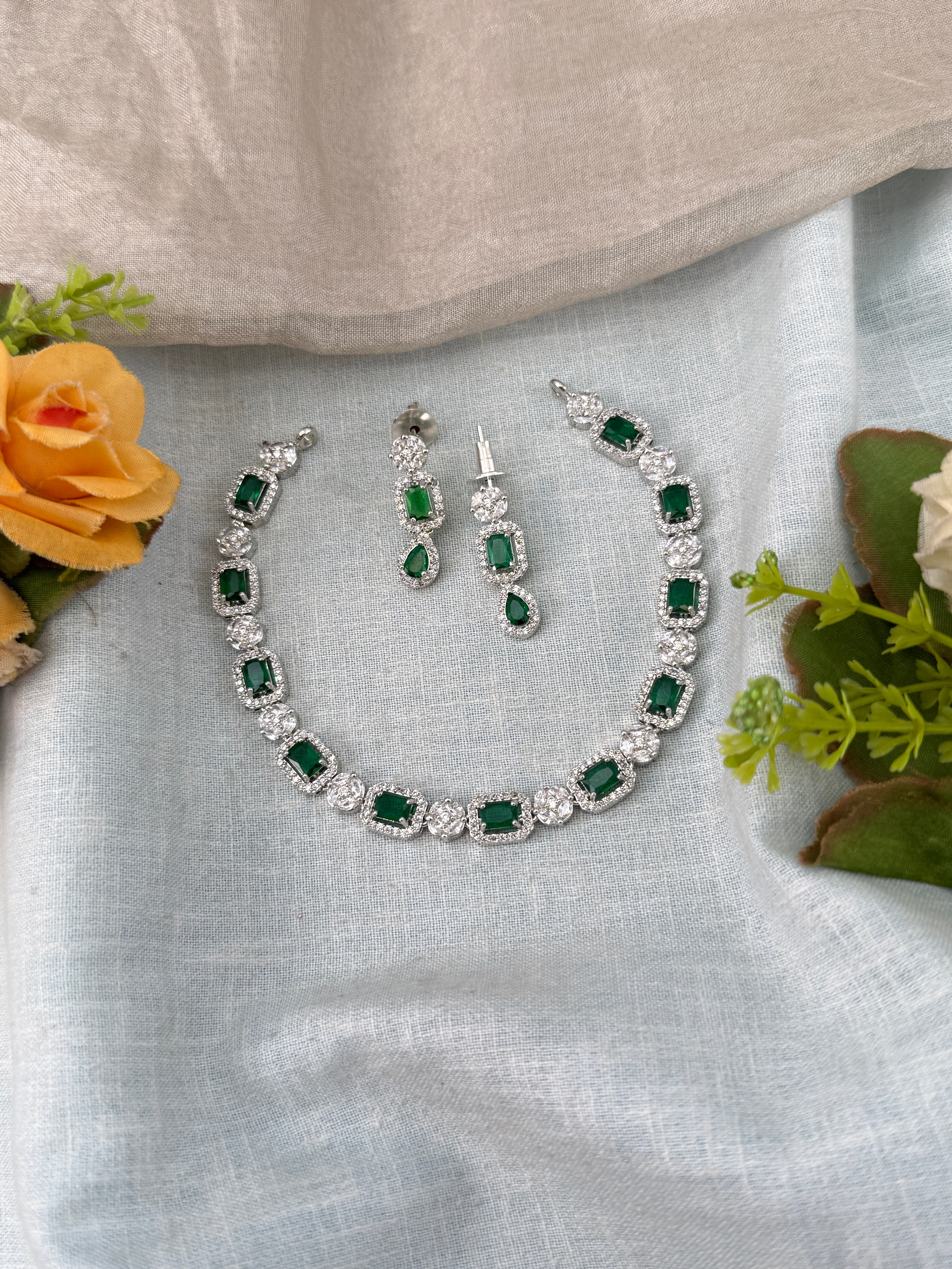 White Stone Necklace in Choker Short Designer Style | N0430 E