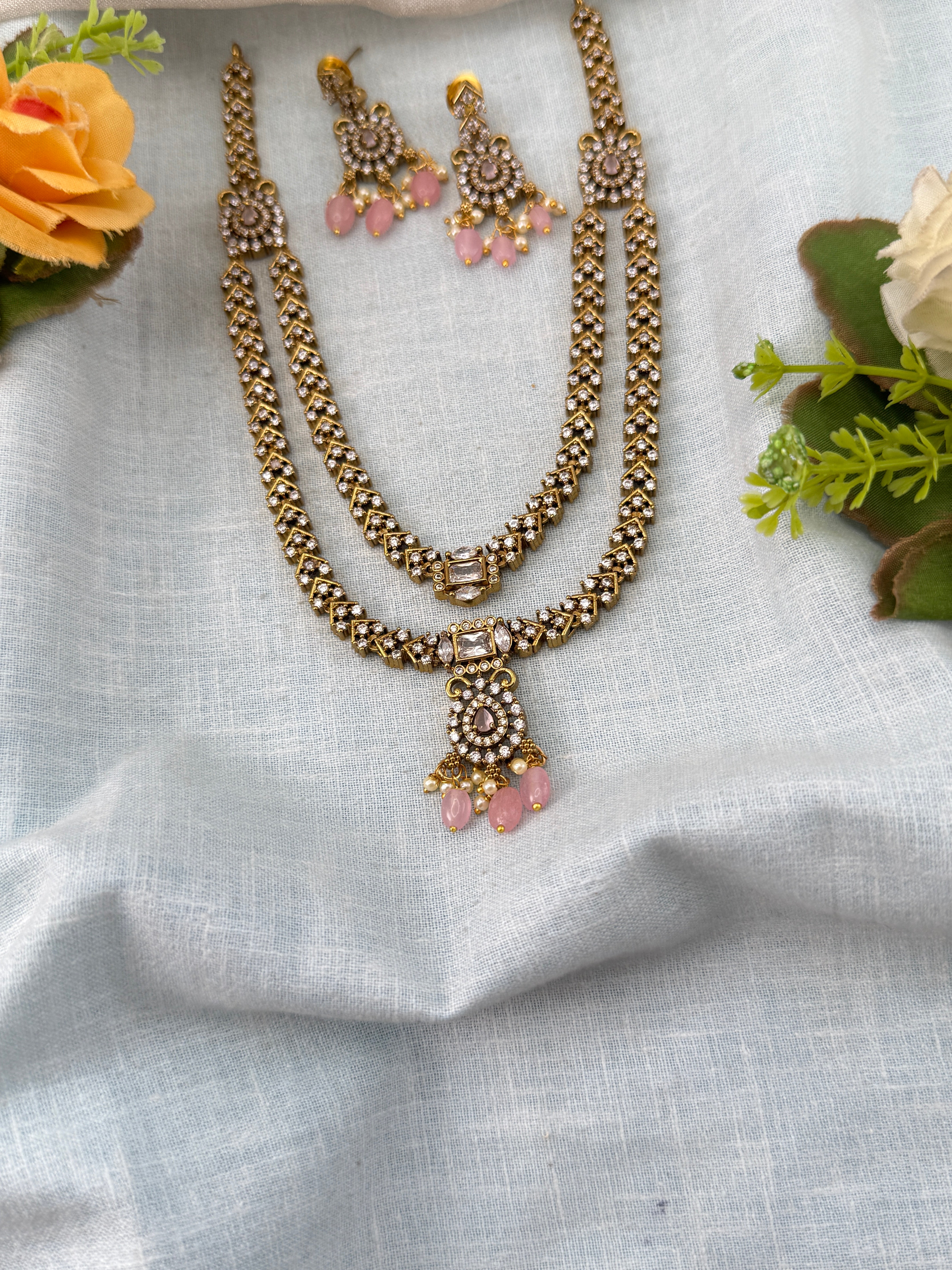 White Stone Necklace in Choker Short Designer Style | N0431