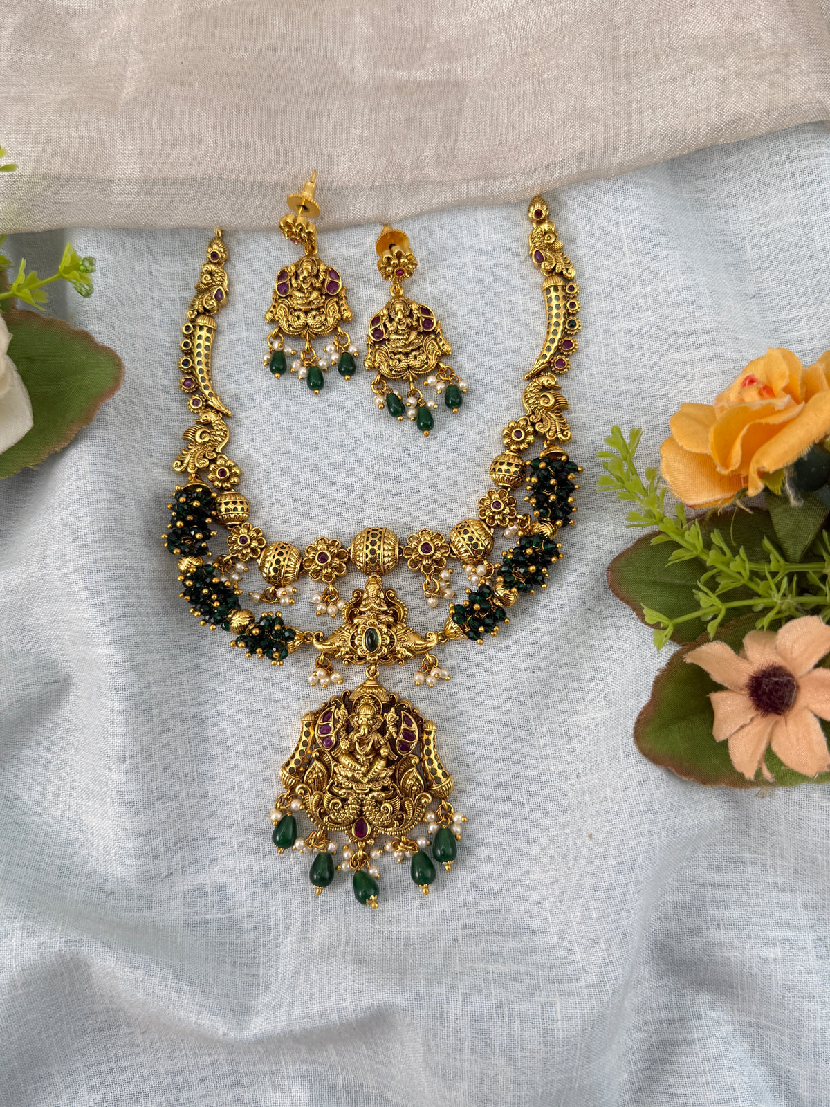 Traditional Jade Bille hair accessory for women