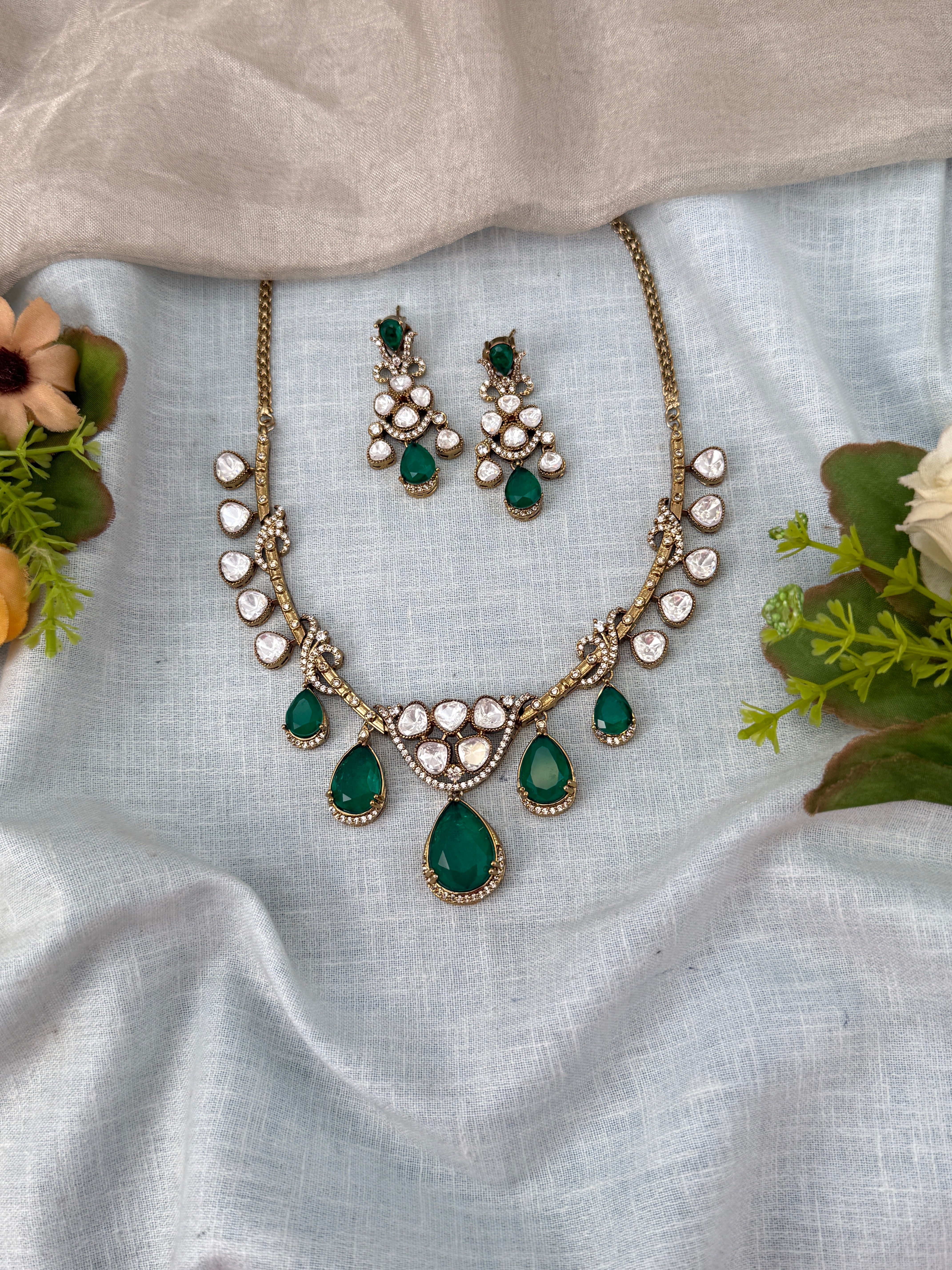 Traditional Jade Bille hair accessory for women