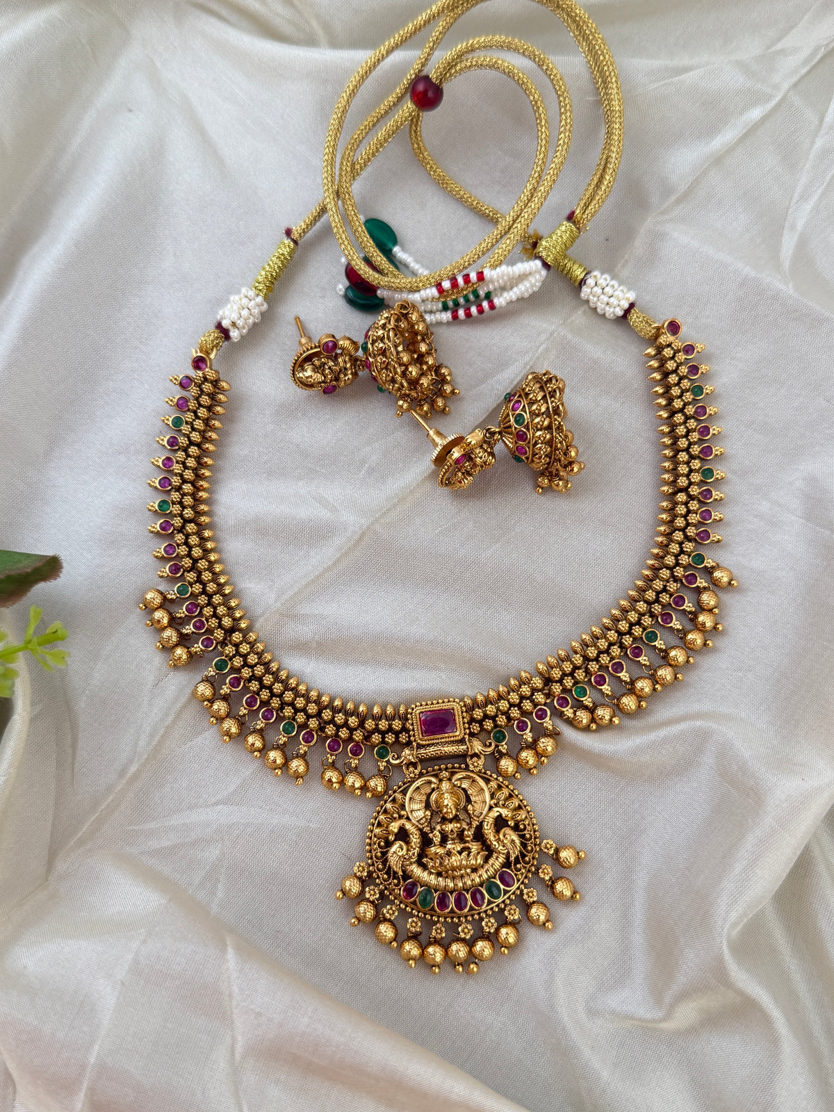Antique Designer Short Necklace Set | N0571