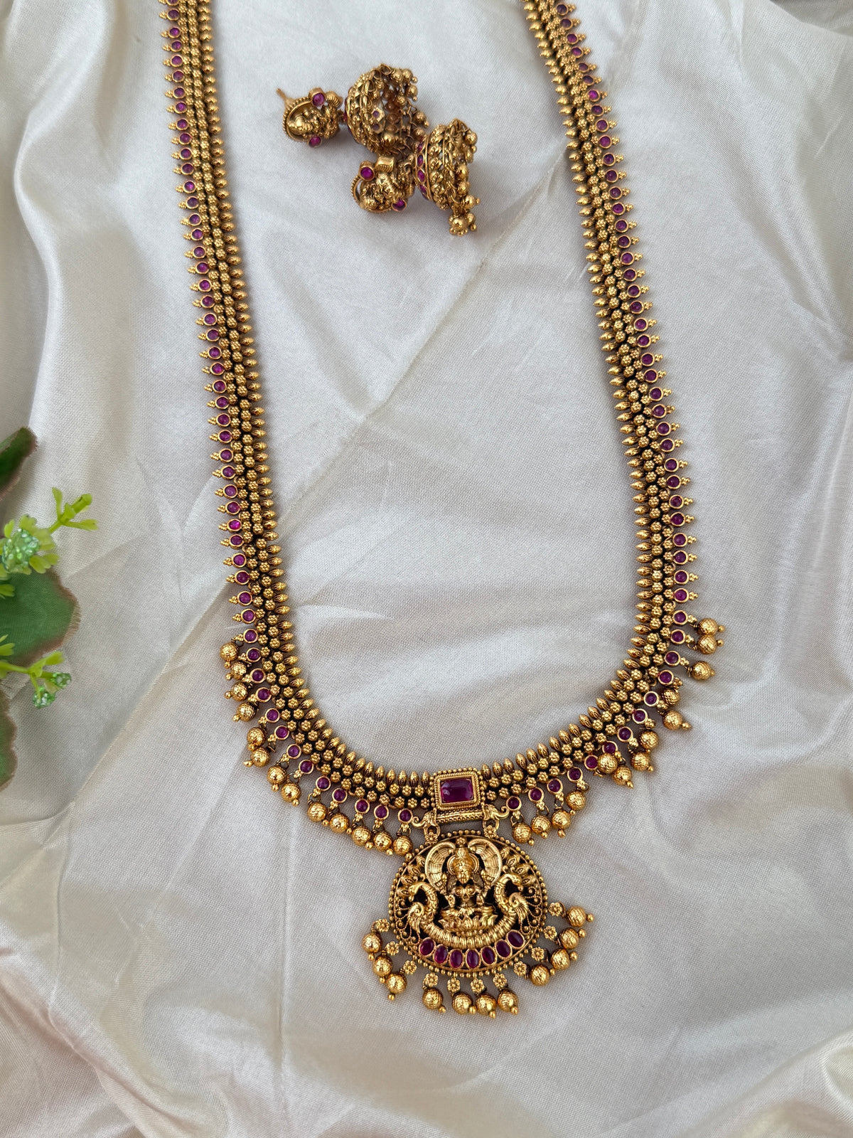 Traditional Jade Bille hair accessory for women