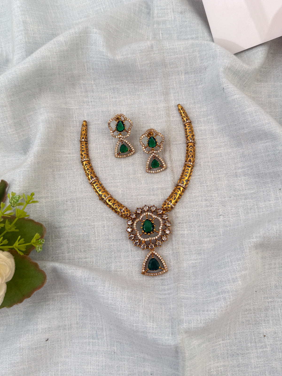 Victorian designer necklace for women