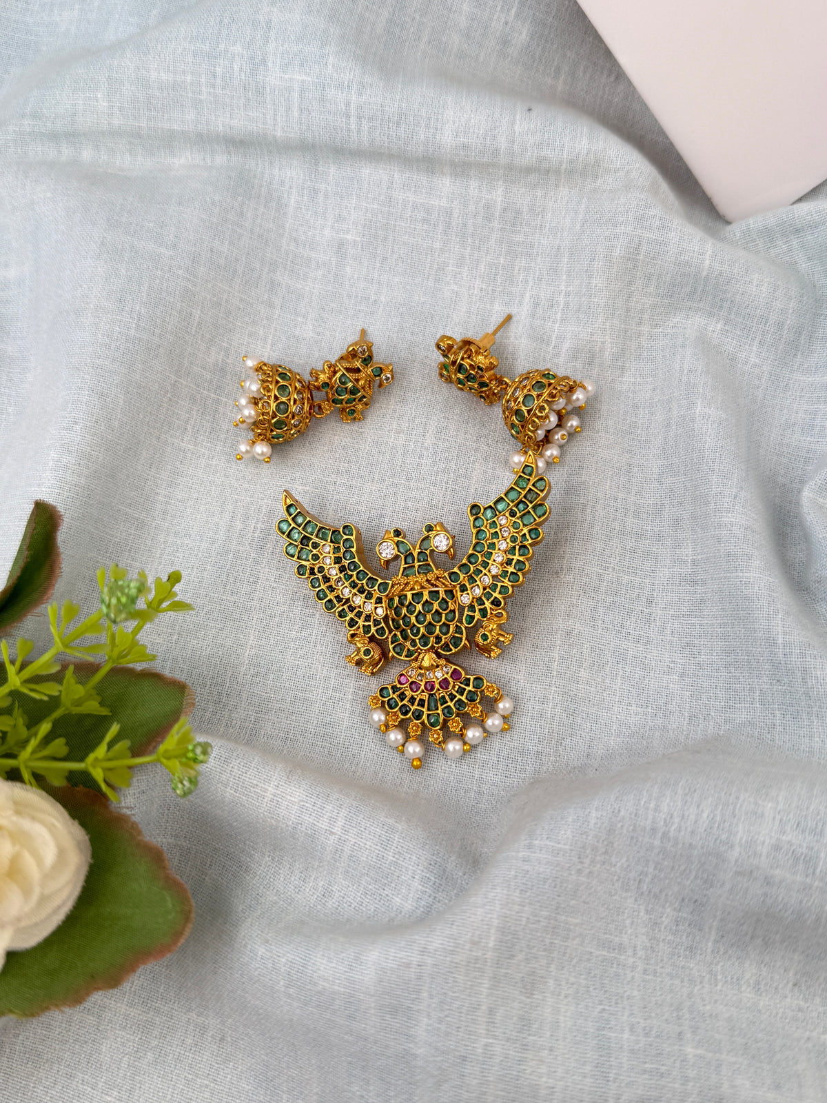 Traditional designer pendants for women