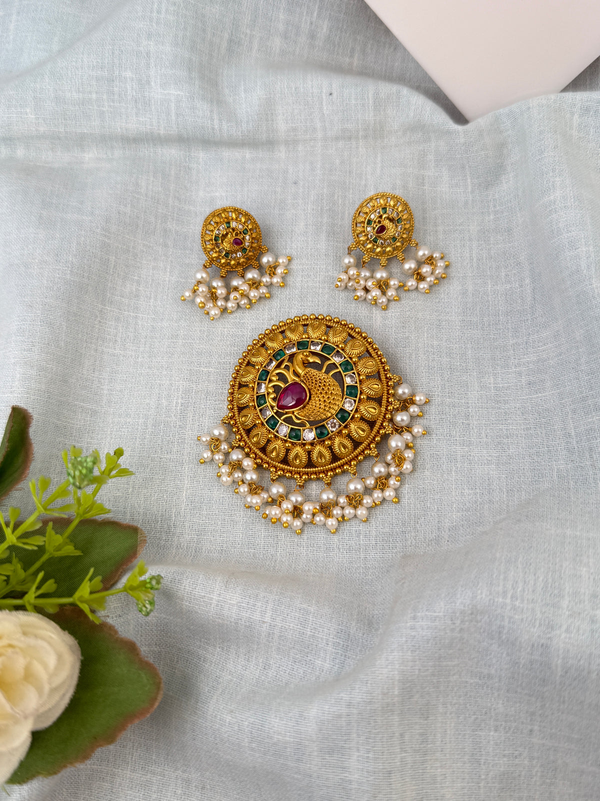 Traditional designer pendants for women