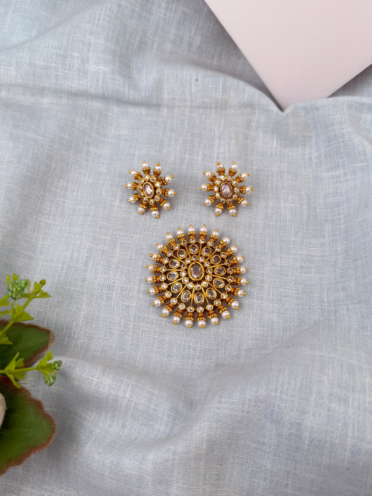 Traditional designer pendants for women