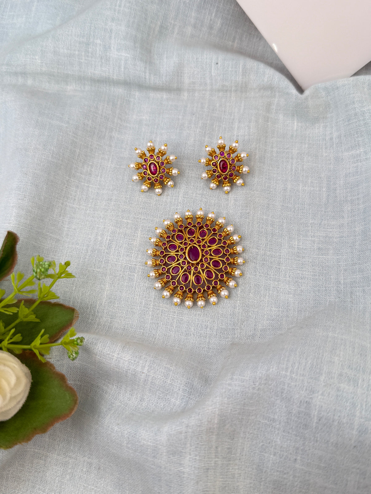 Traditional designer pendants for women