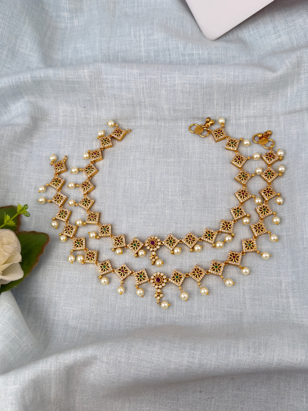 Elegant anklets for women