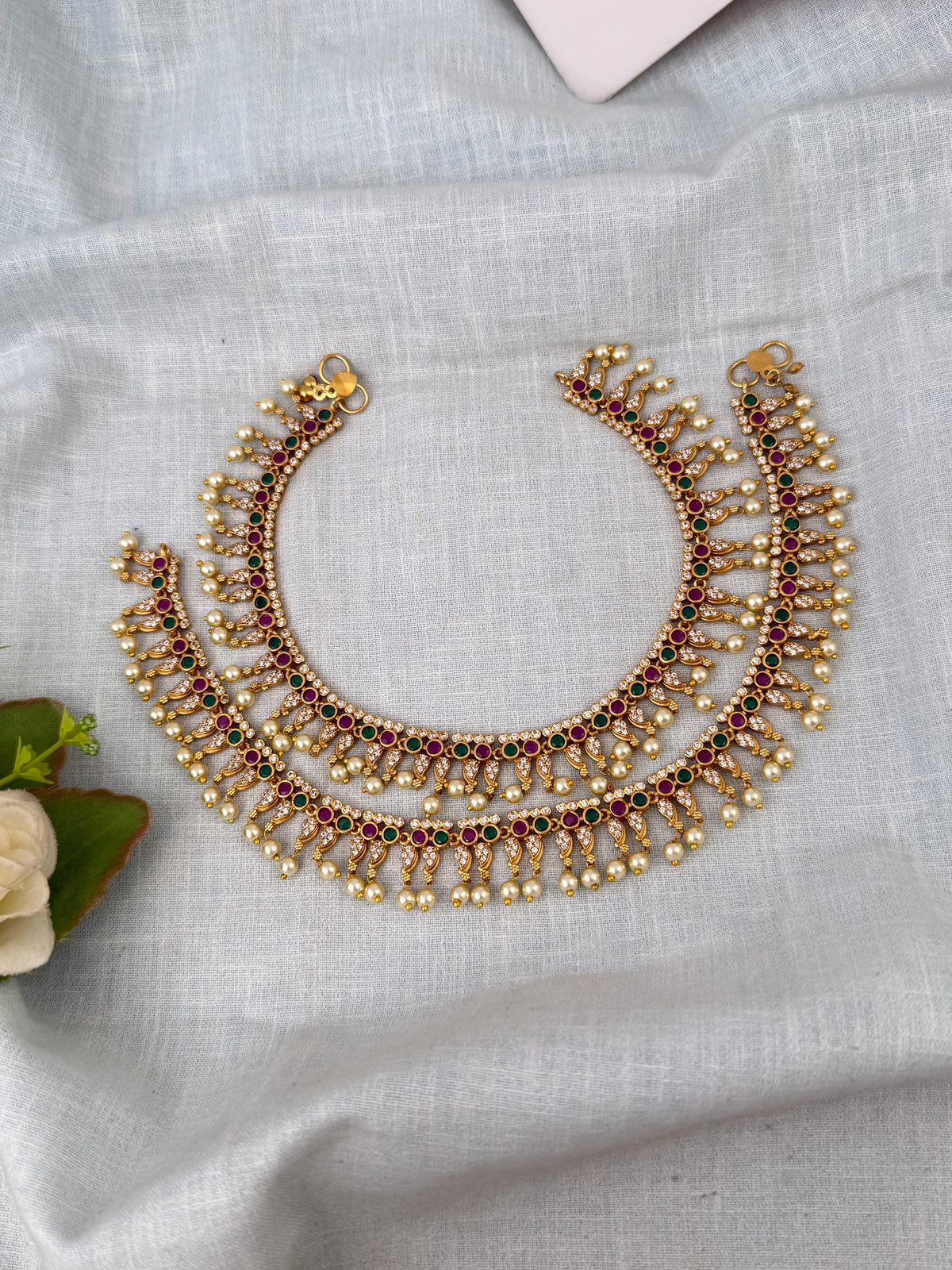 Elegant anklets for women