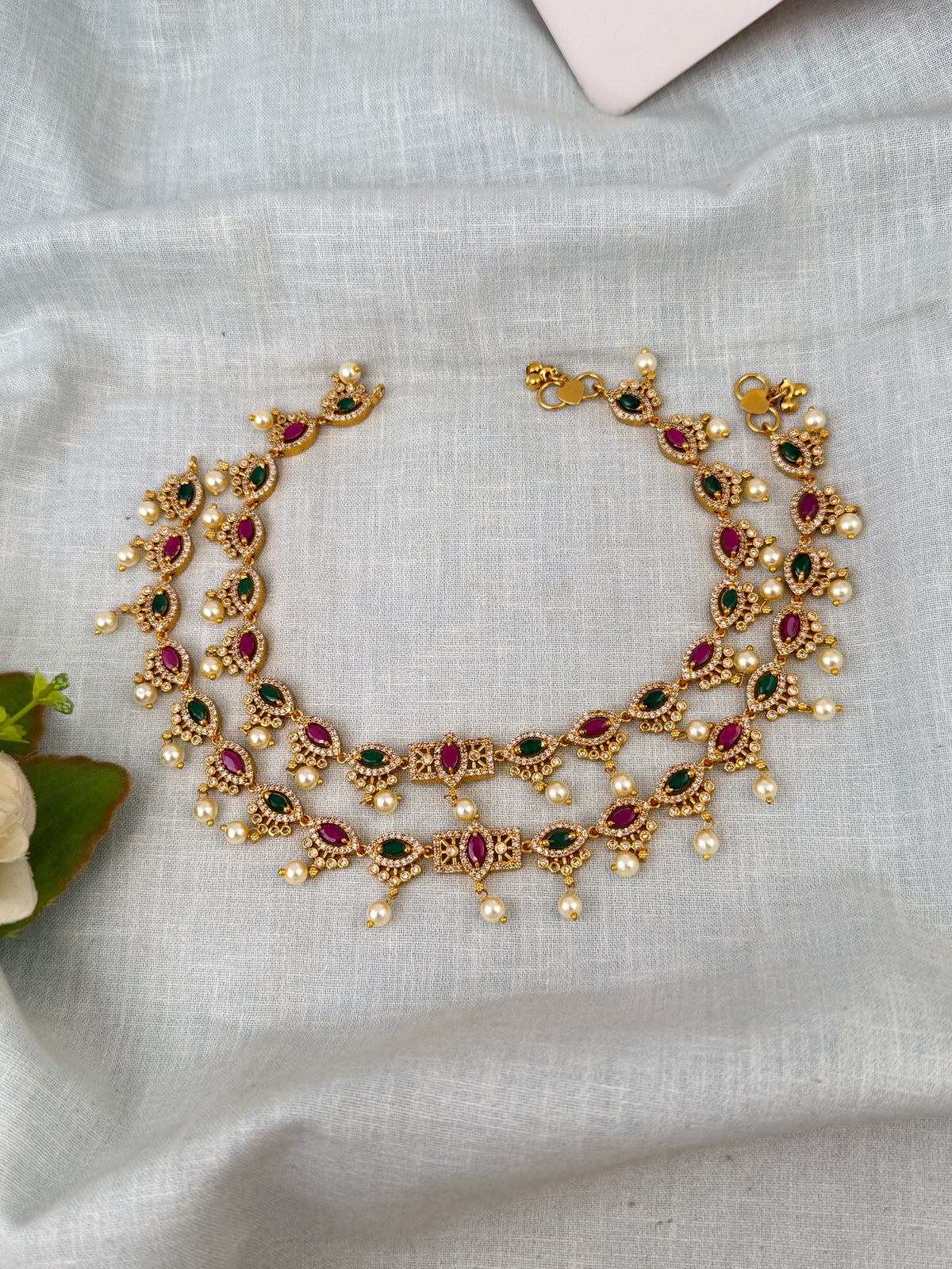 Elegant anklets for women