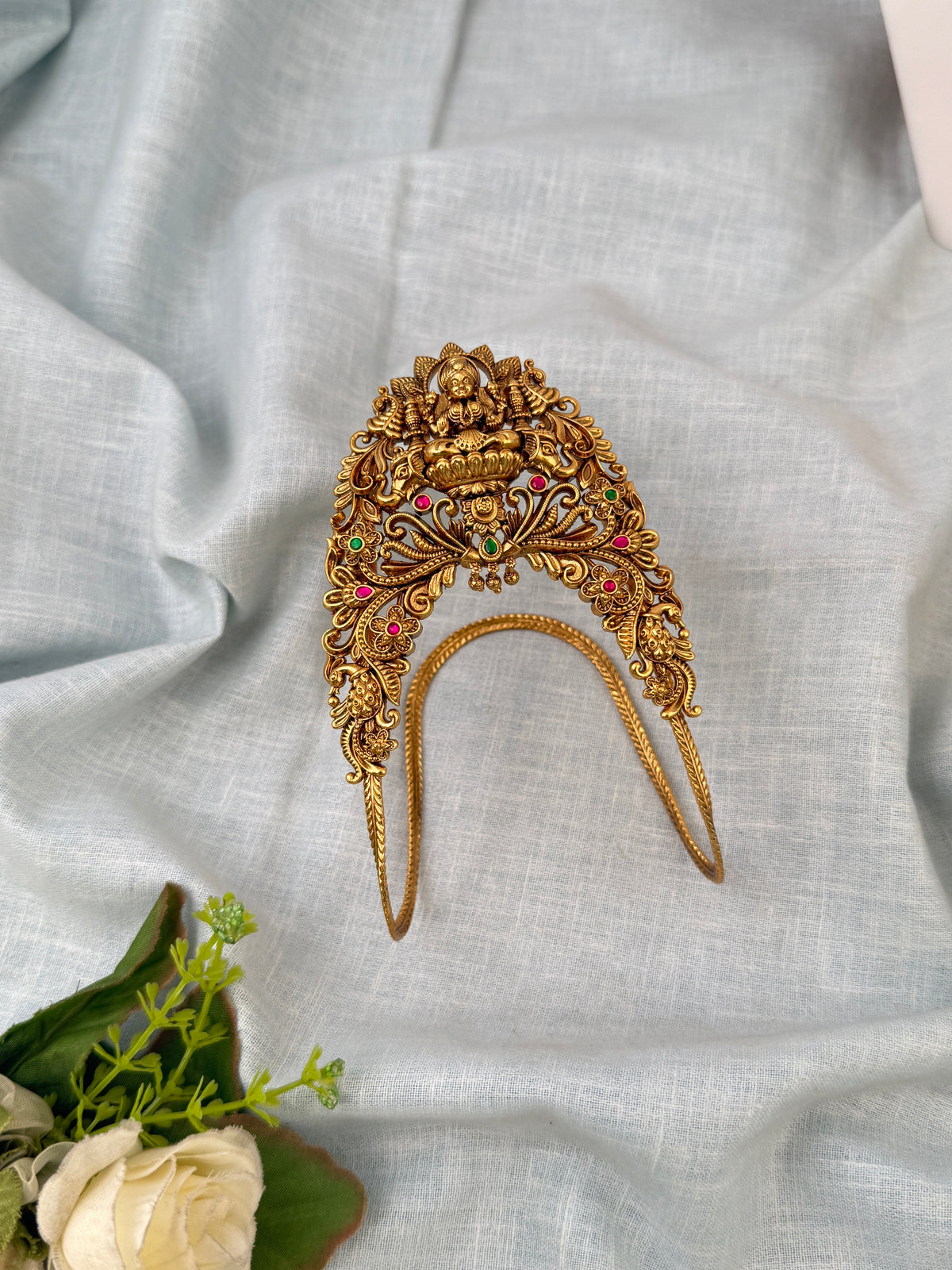 Traditional bridal Vanki armlet for women