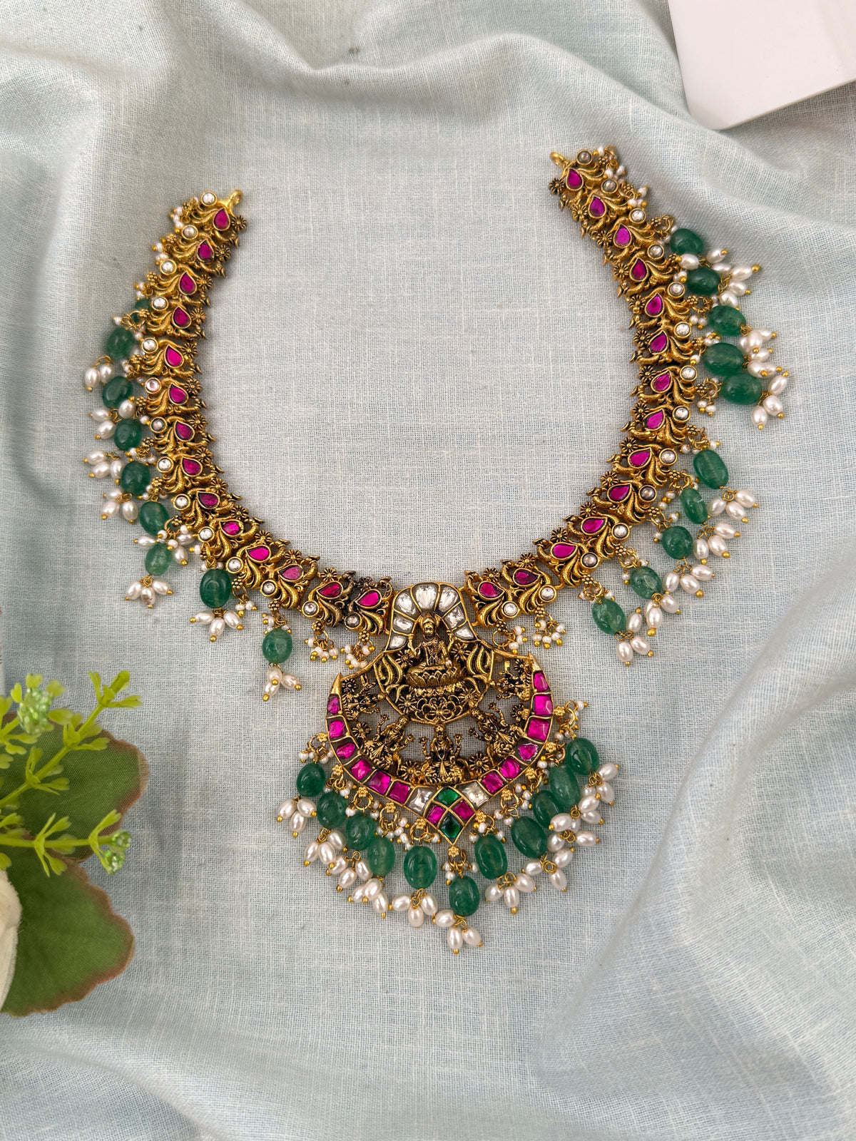 Jadau Kundan Necklace Lakshmi Pendant Premium Short | N0675