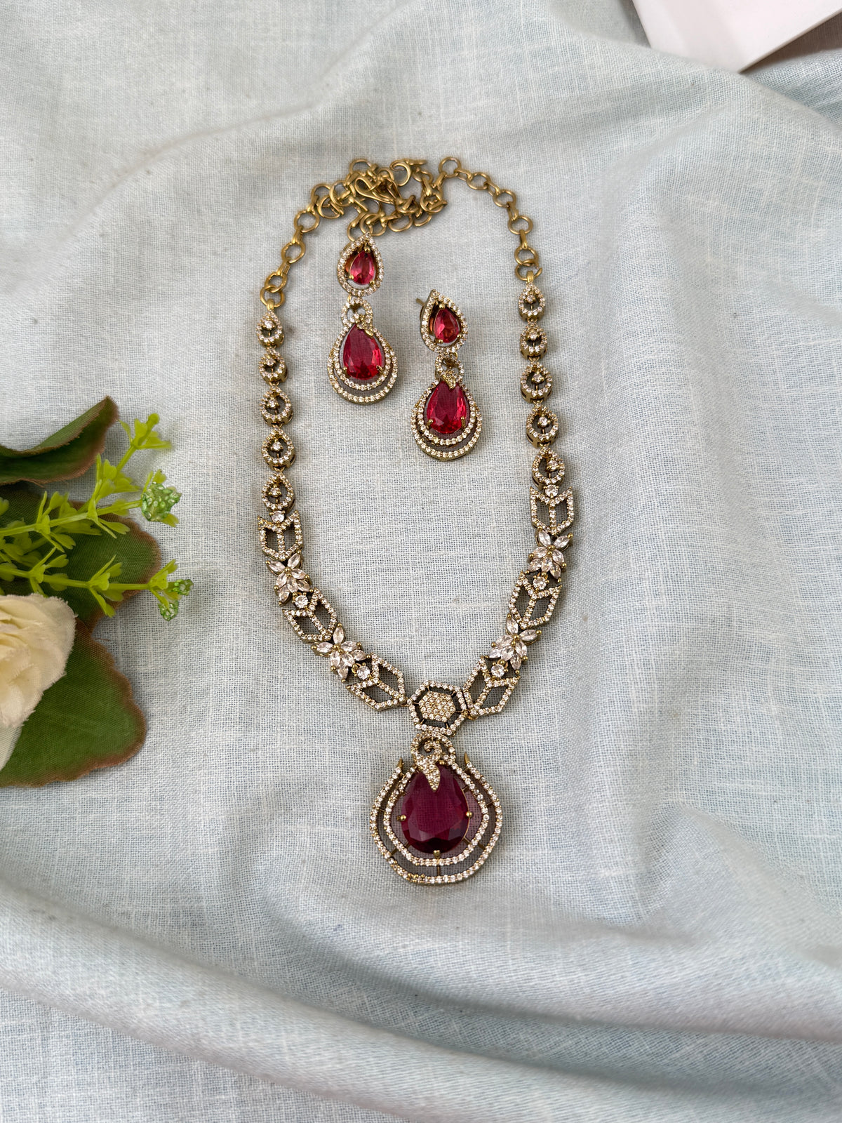 Victorian designer necklace for women