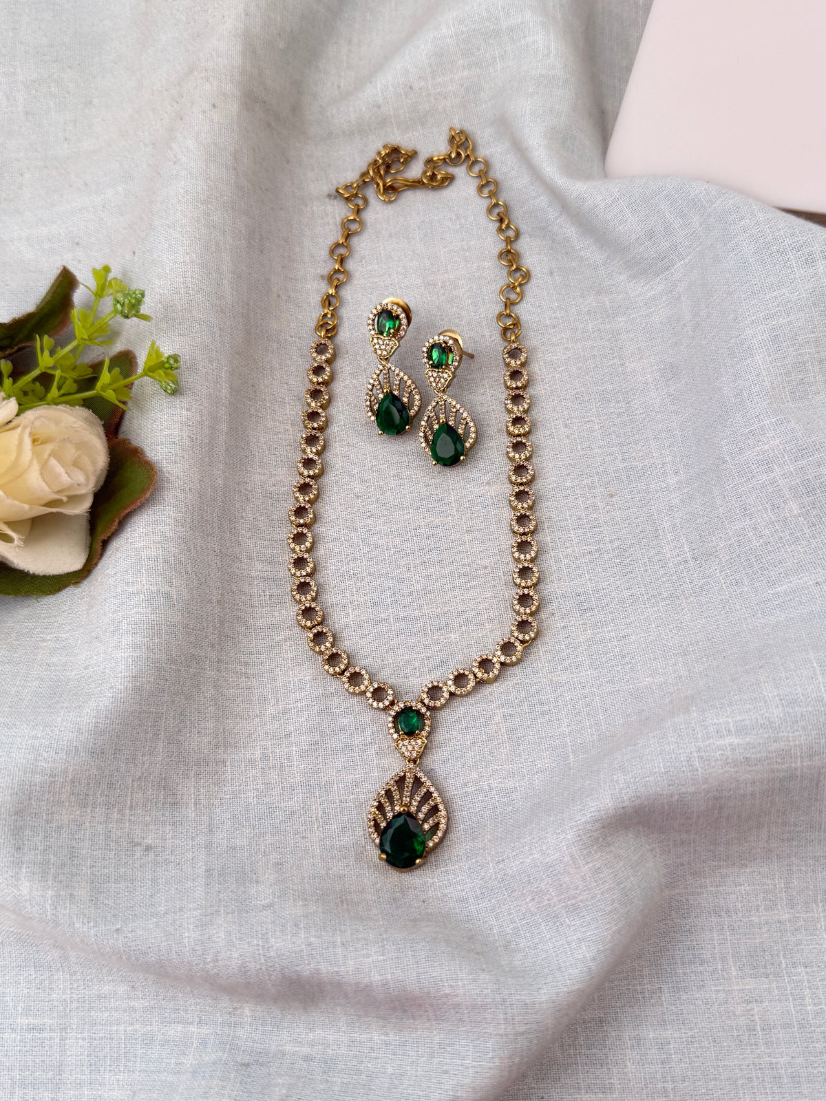 Victorian designer necklace for women