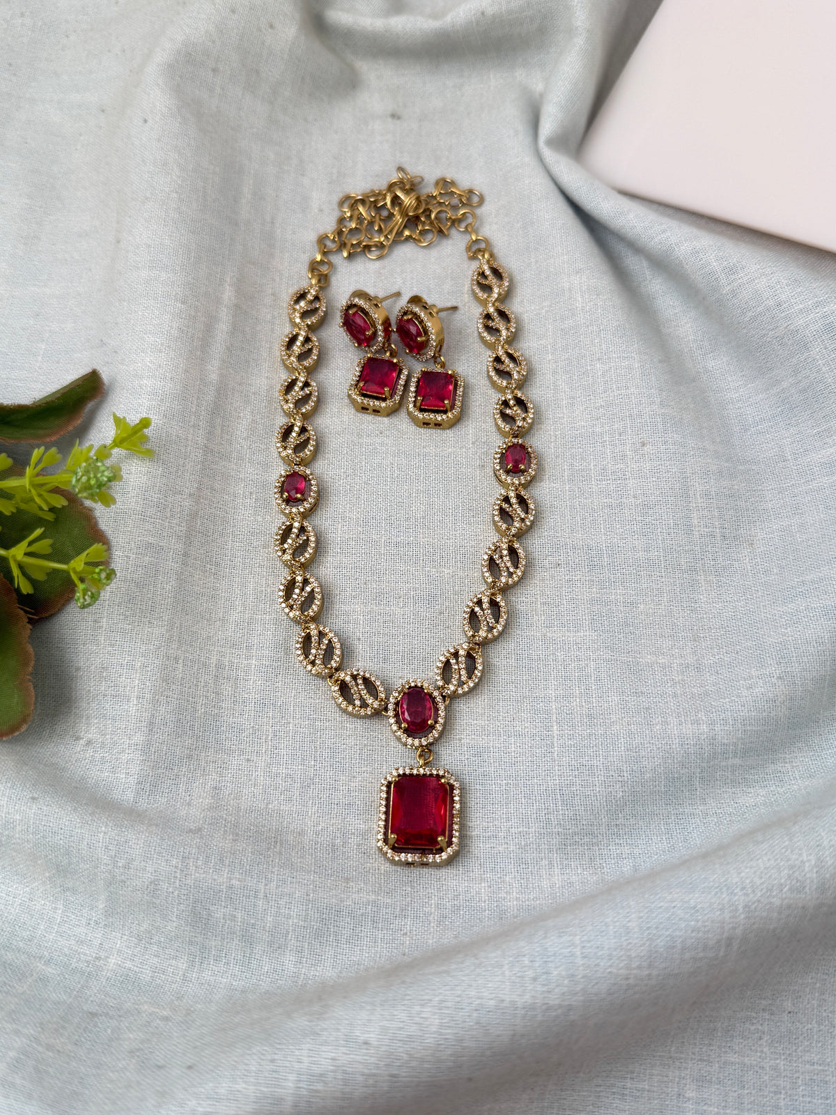 Victorian designer necklace for women