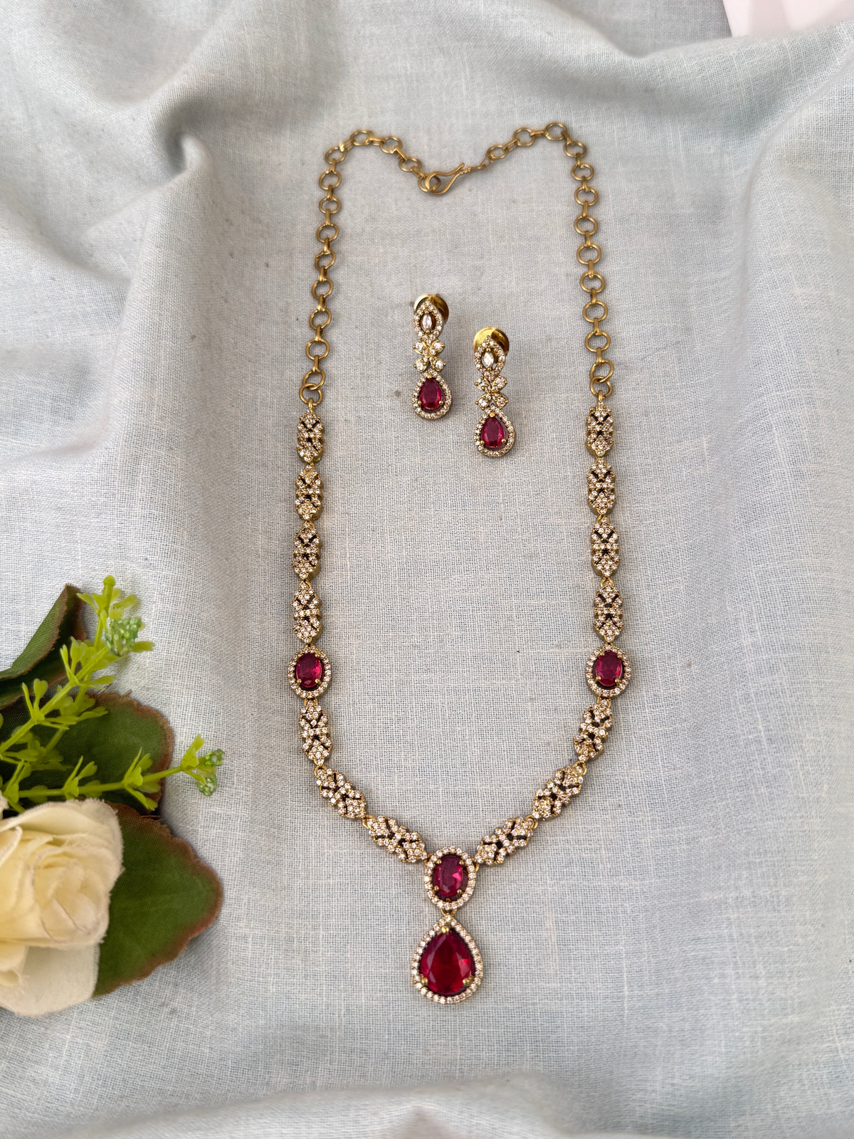 Victorian designer necklace for women