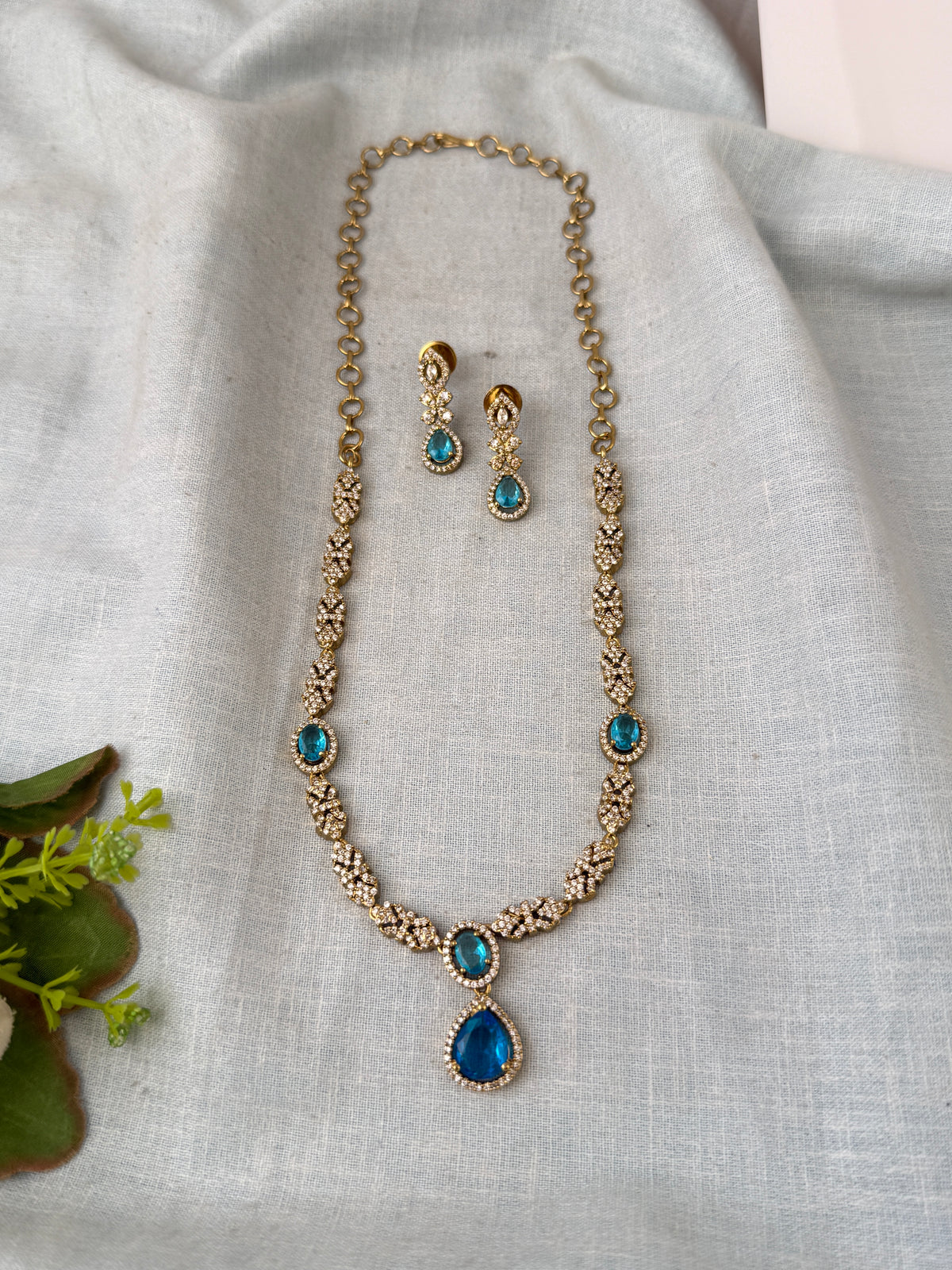 Victorian designer necklace for women