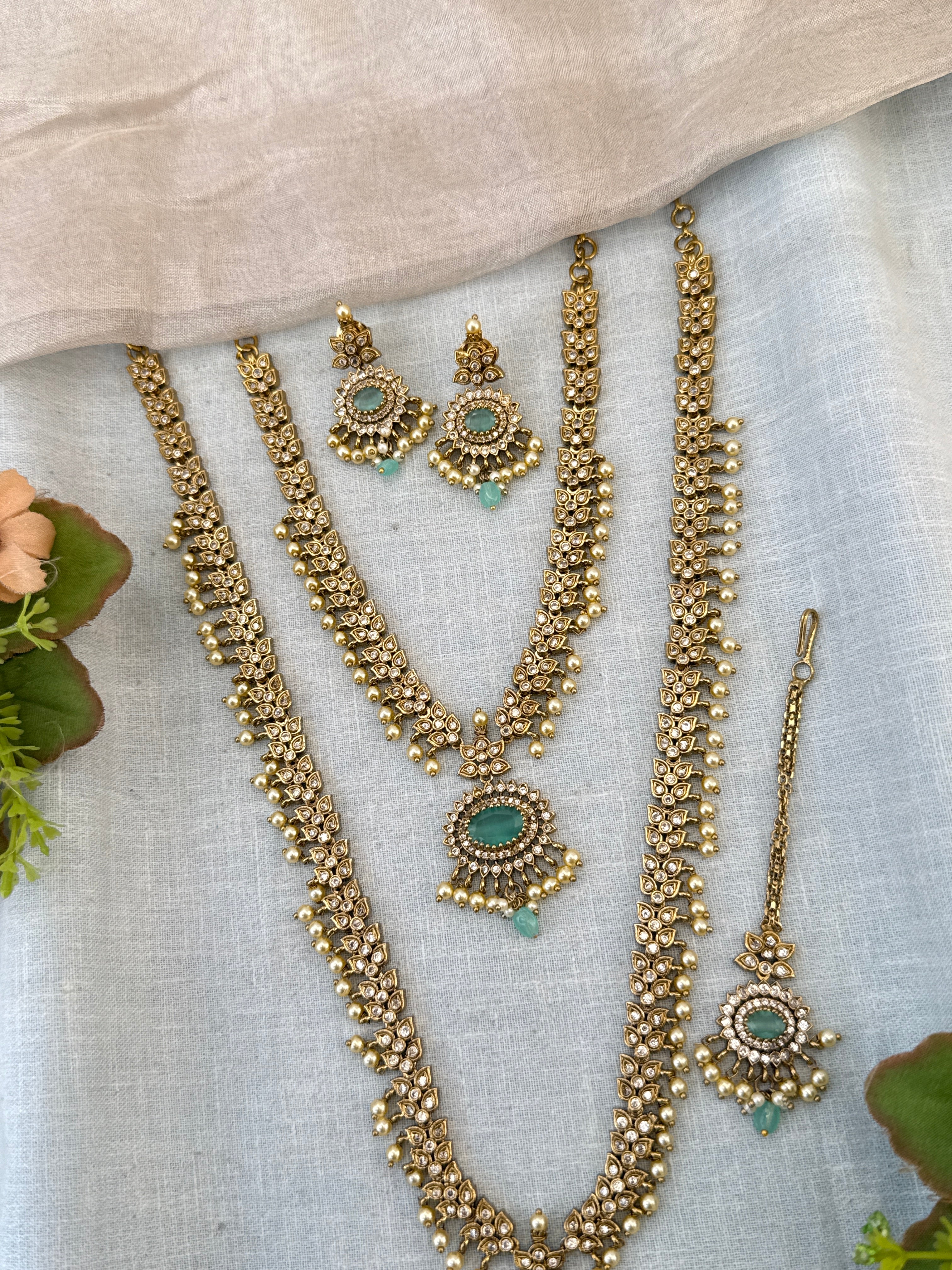 Luxurious Victorian Semi Bridal Neckalce Set 736