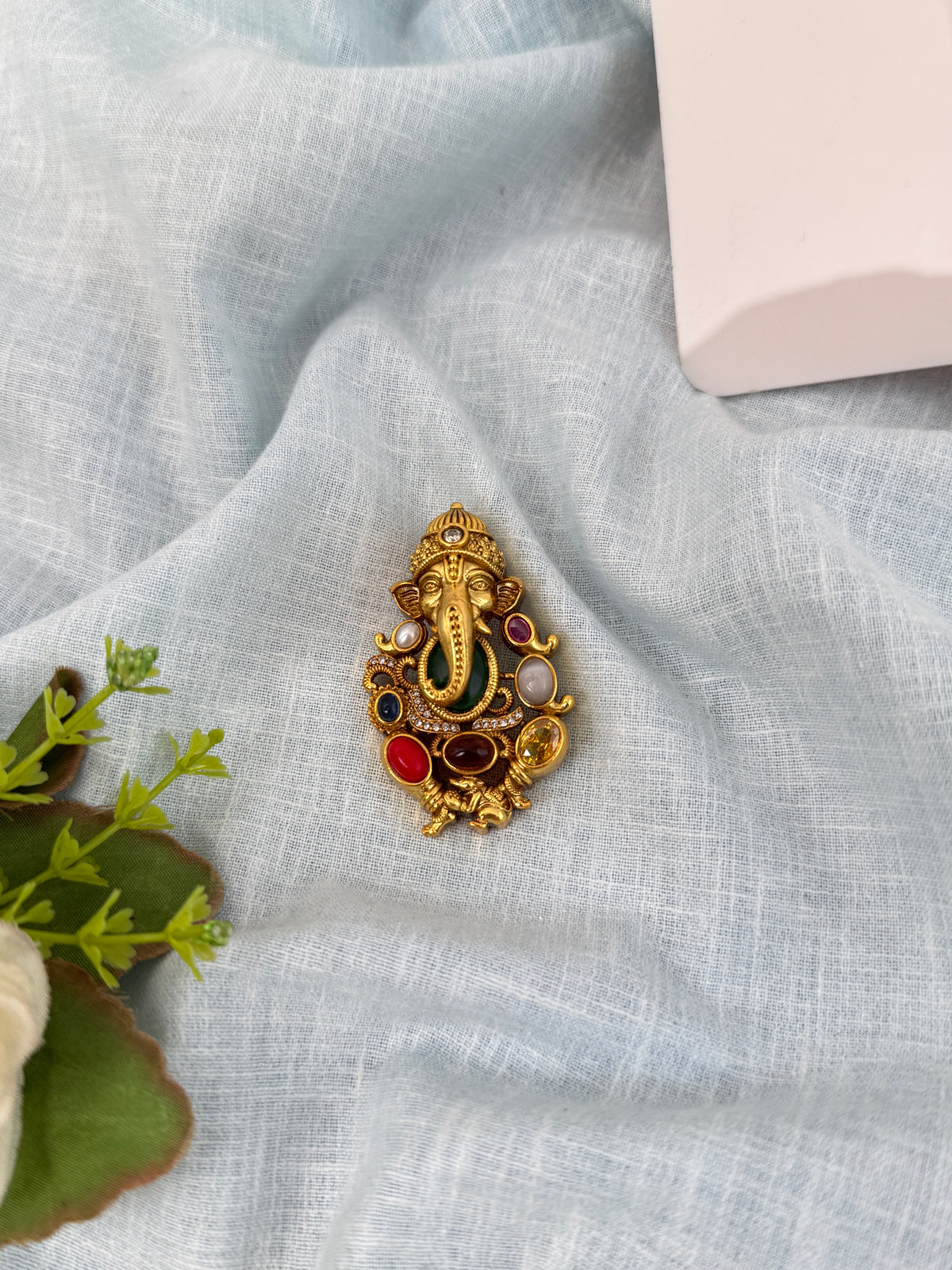 Traditional designer pendants for women