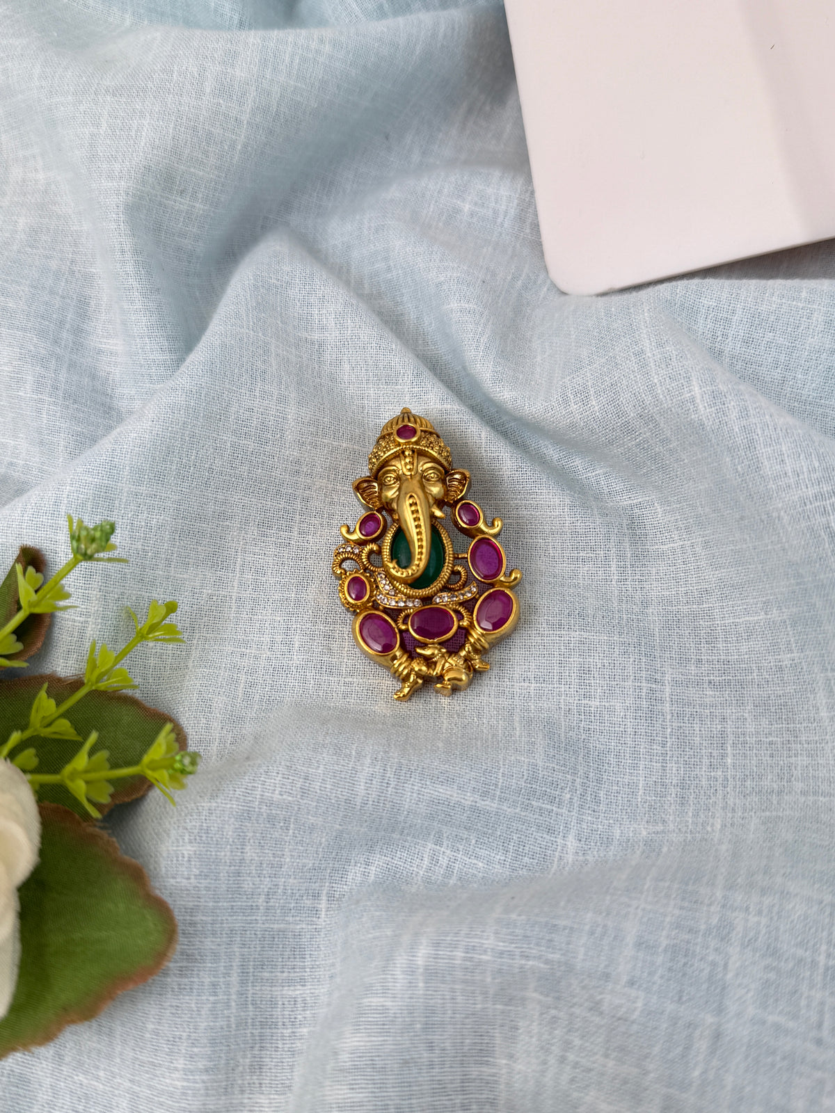 Traditional designer pendants for women