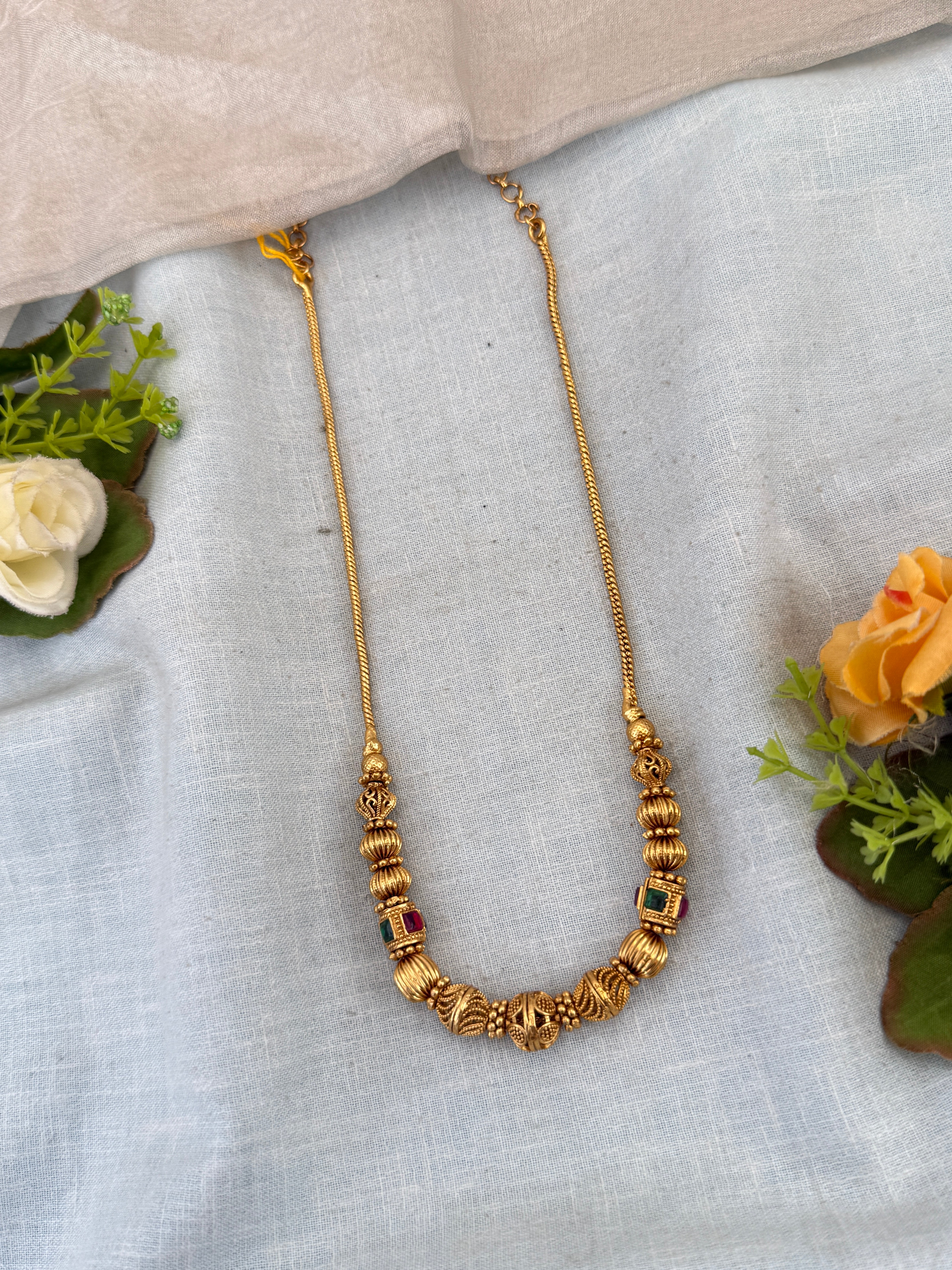 Royal Antique Beads Short Necklace Chain 037