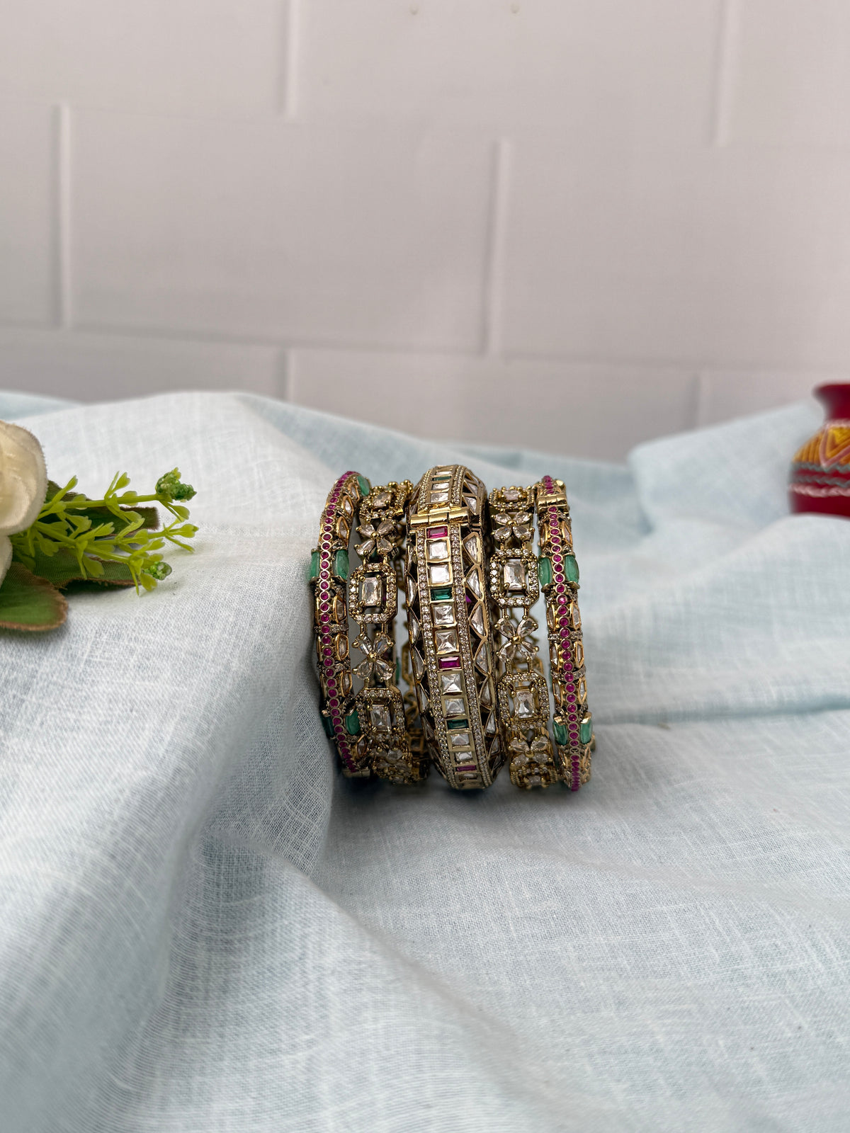 Luxurious Kundan & Victorian Bridal Bangle Set 0032