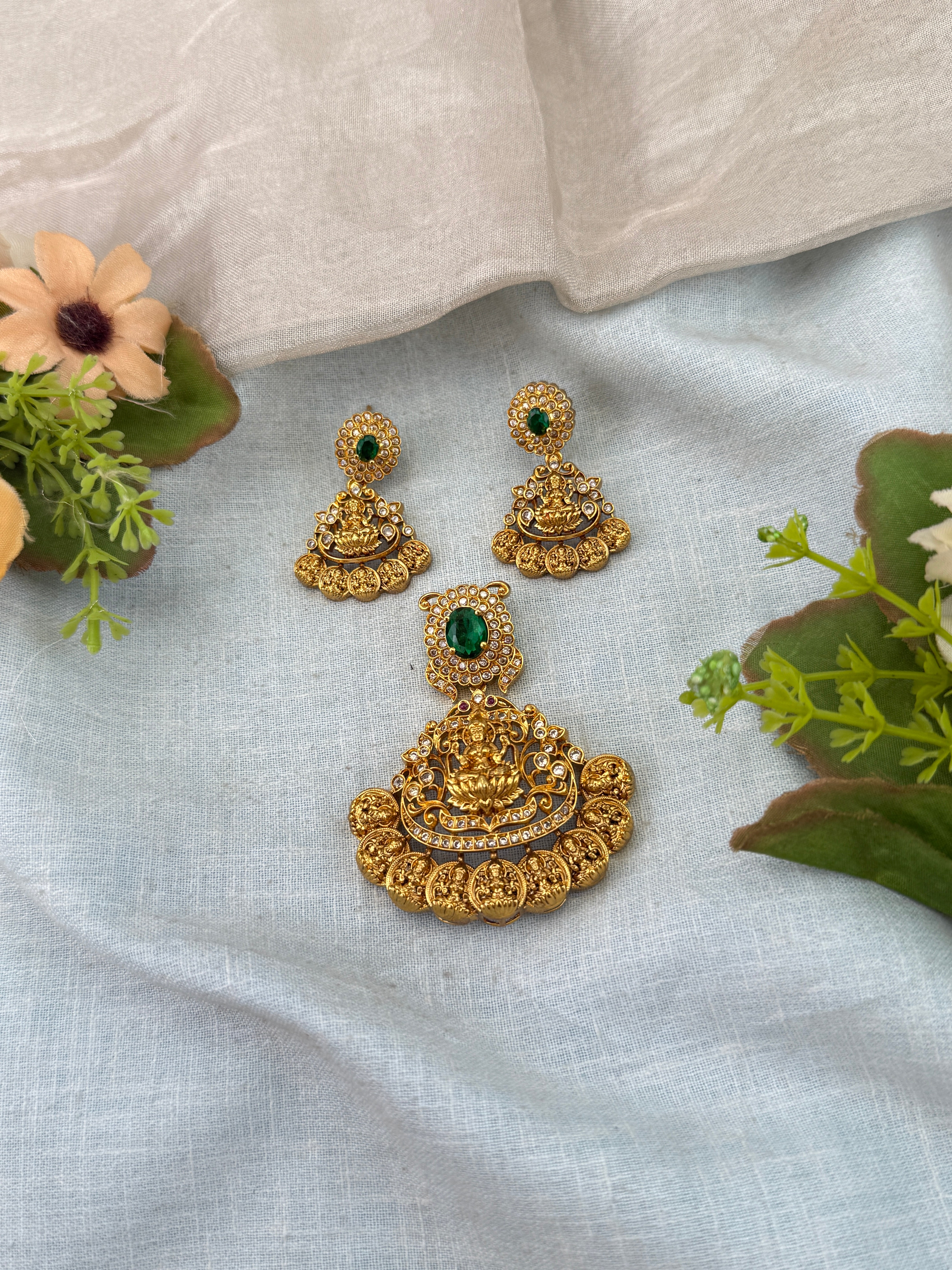 Traditional Gold Jadebille – South Indian Bridal Hair Accessory, jadebille, hair choti