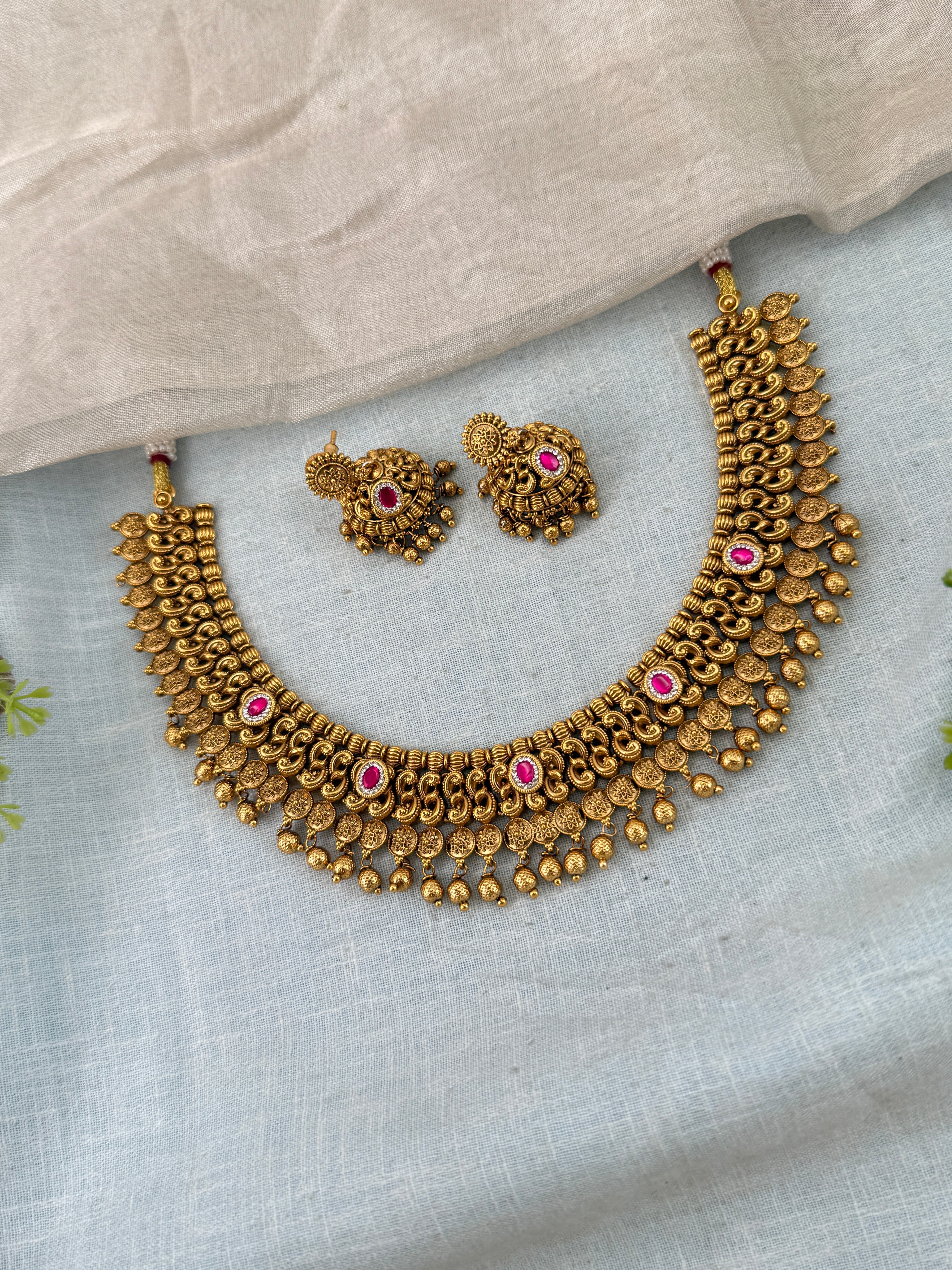 Royal Antique Short Necklace Set 1104