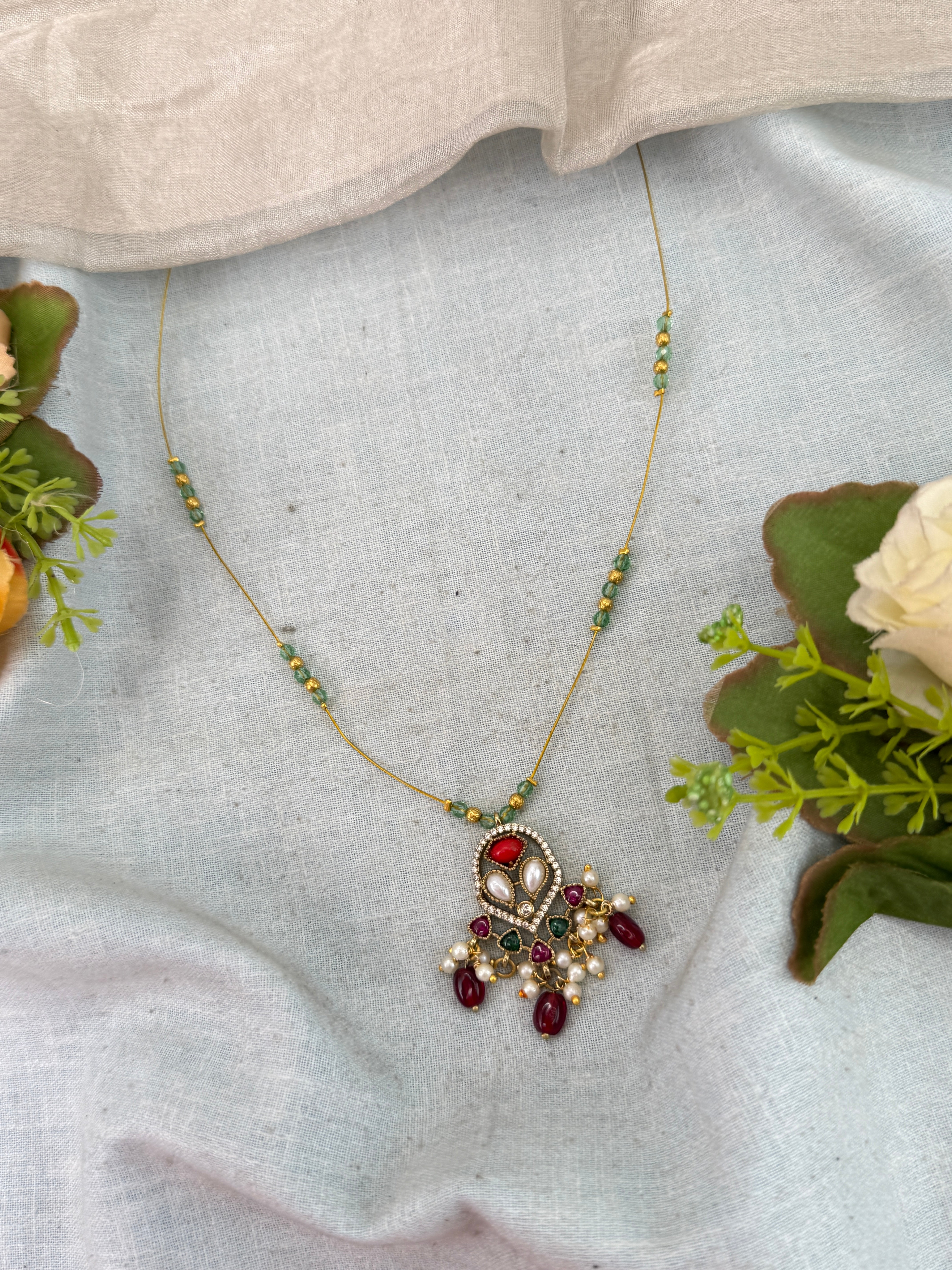 Royal Invisible Chain Antique Necklace 1016