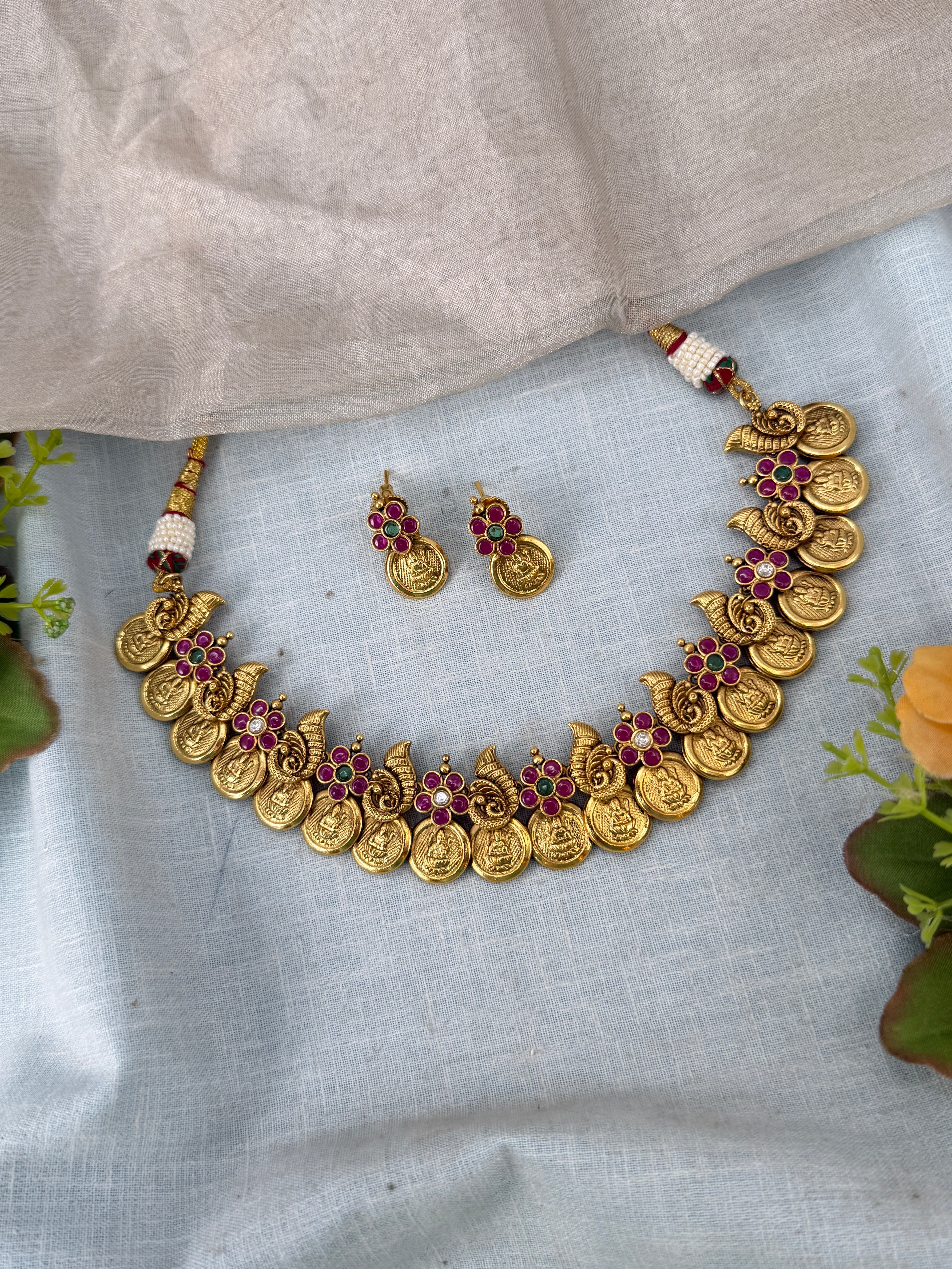 Royal Antique Lakshmi Kasu Short Necklace Set 194