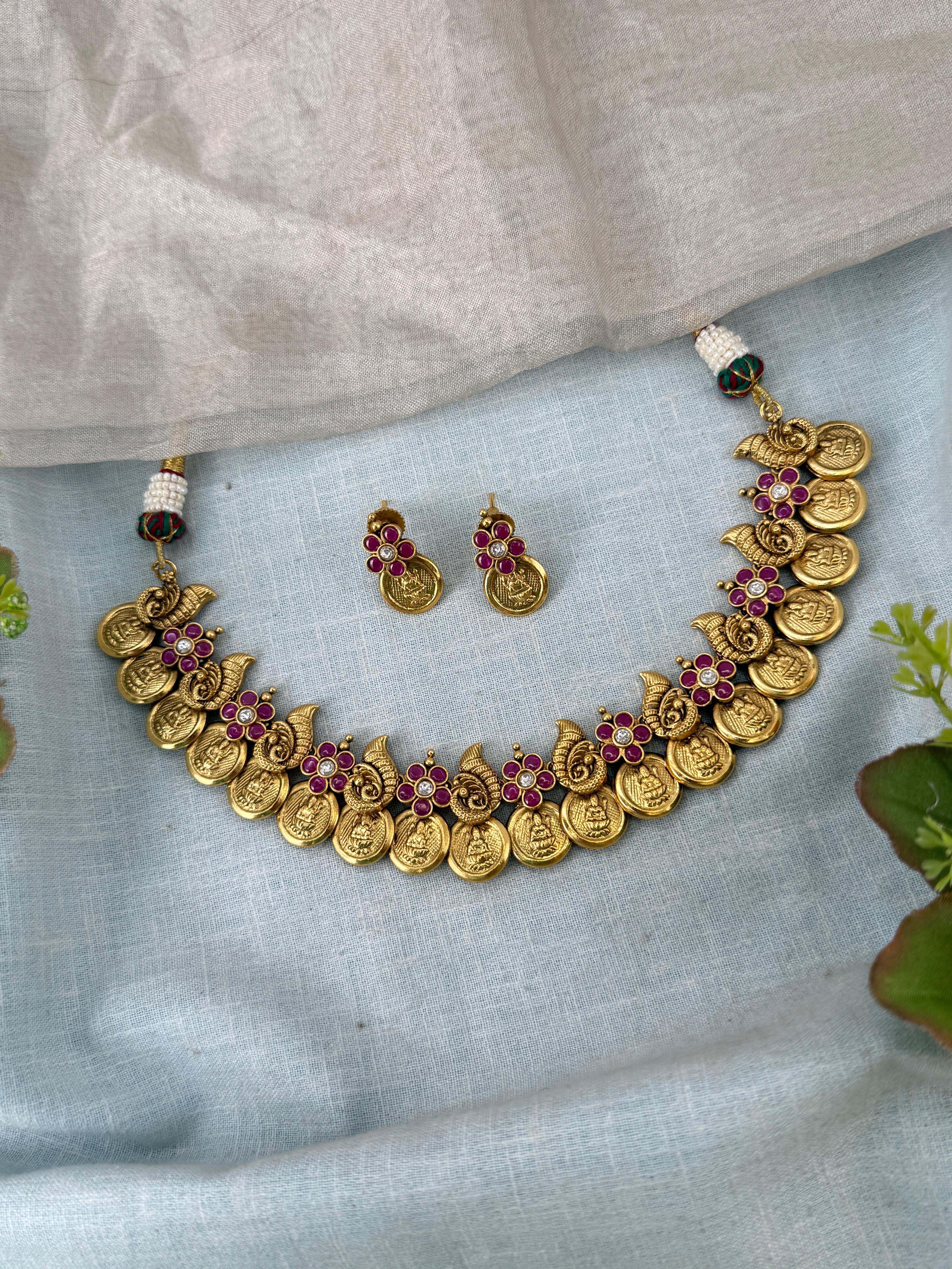 Royal Antique Lakshmi Kasu Short Necklace Set 189