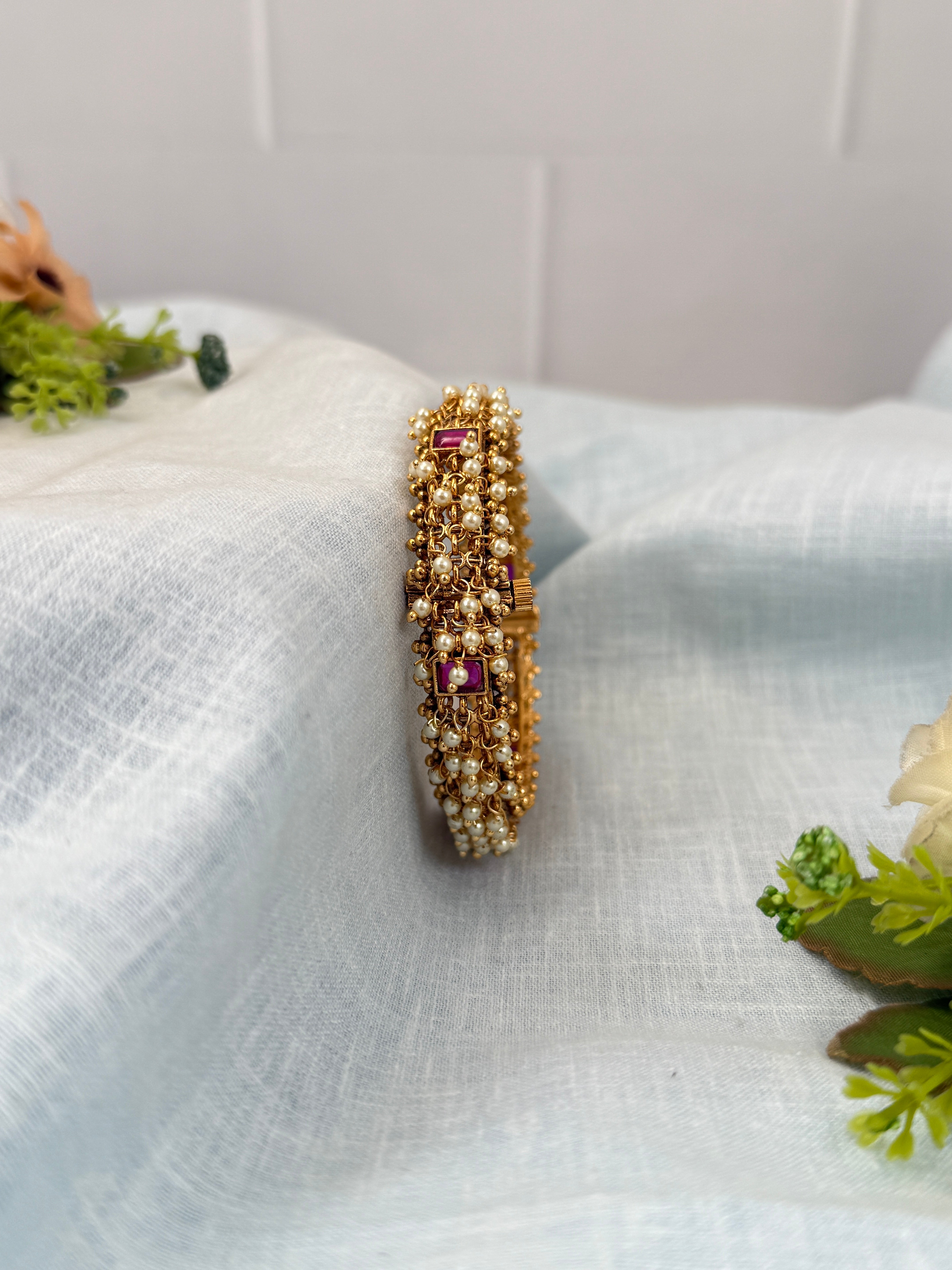 Royal Antique Kada Bangle 7080
