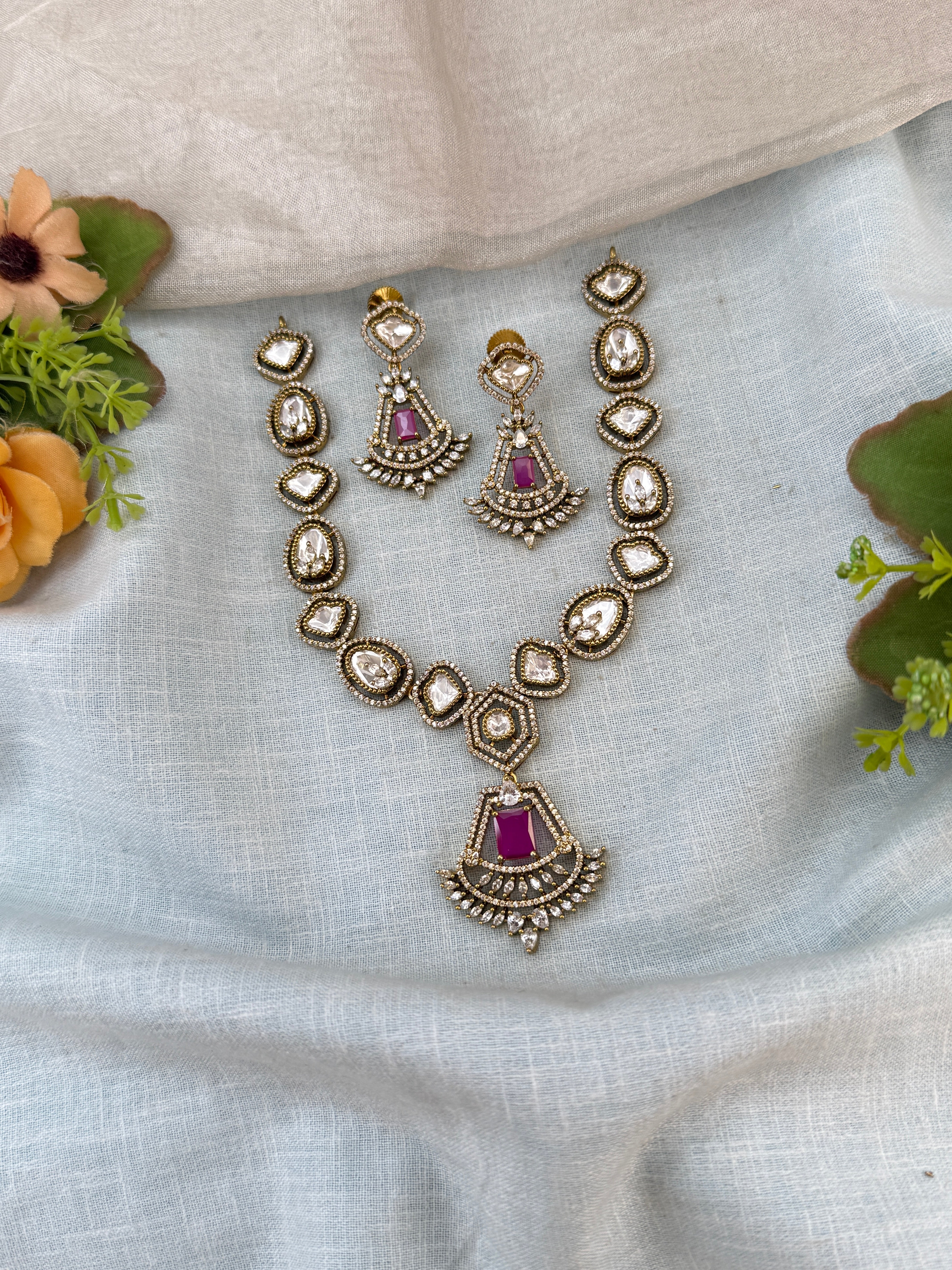 Luxurious Victorian Kundan Stone Pendant Short Necklace Set 759