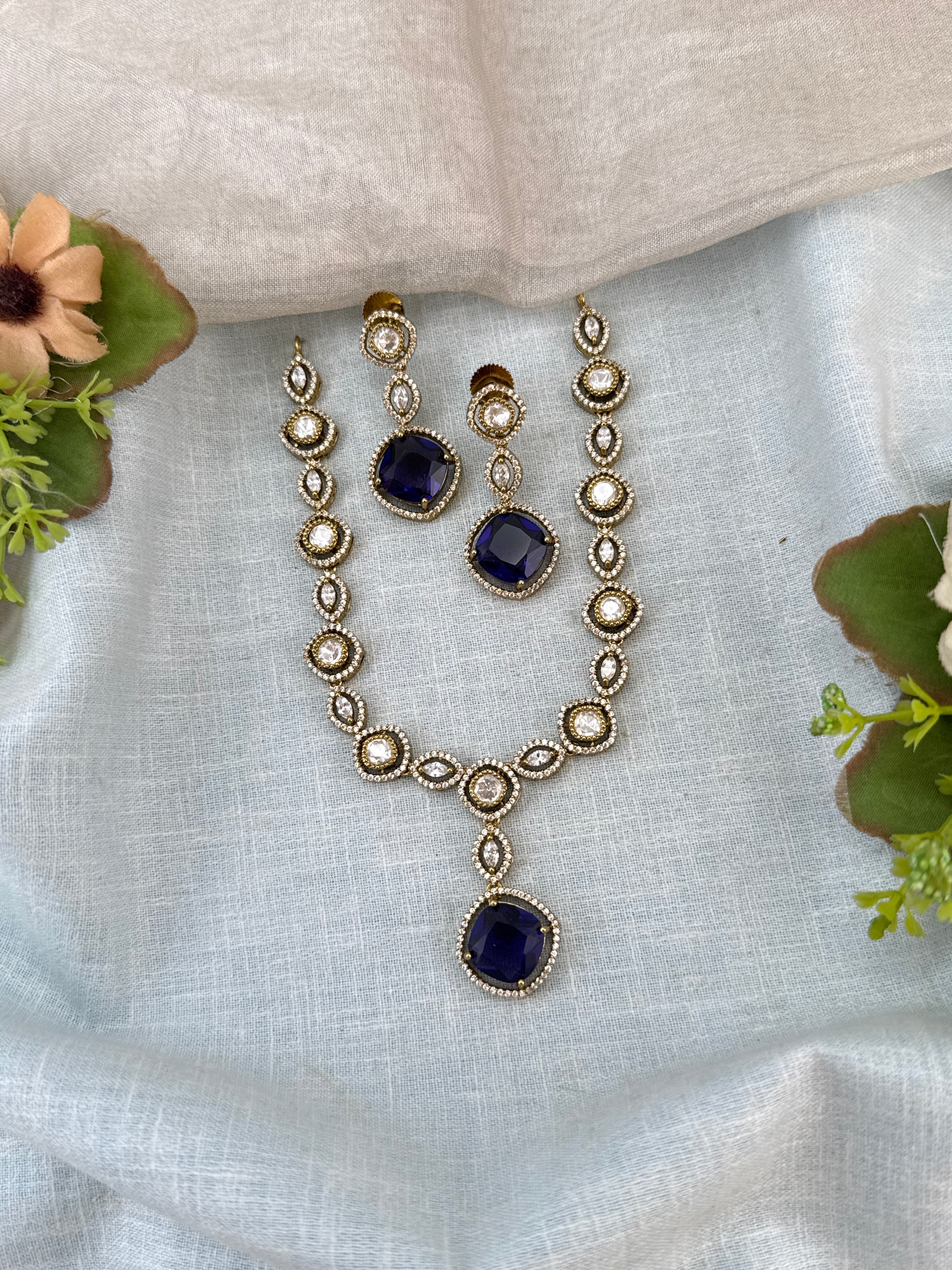Luxurious Victorian Kundan Stone Pendant Short Necklace Set 764