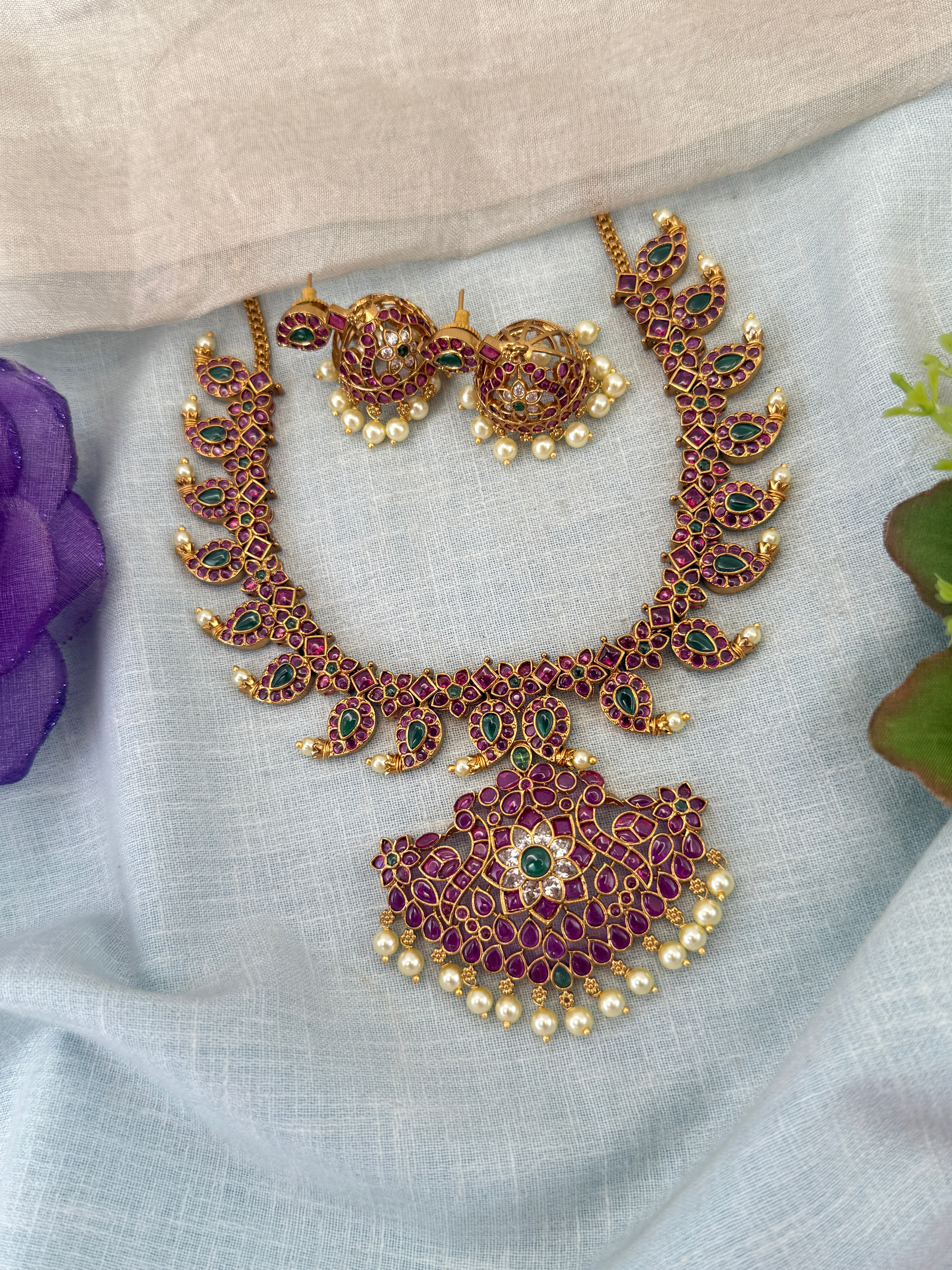 Royal Antique Grand Mango Pendant Short Necklace Set 1211