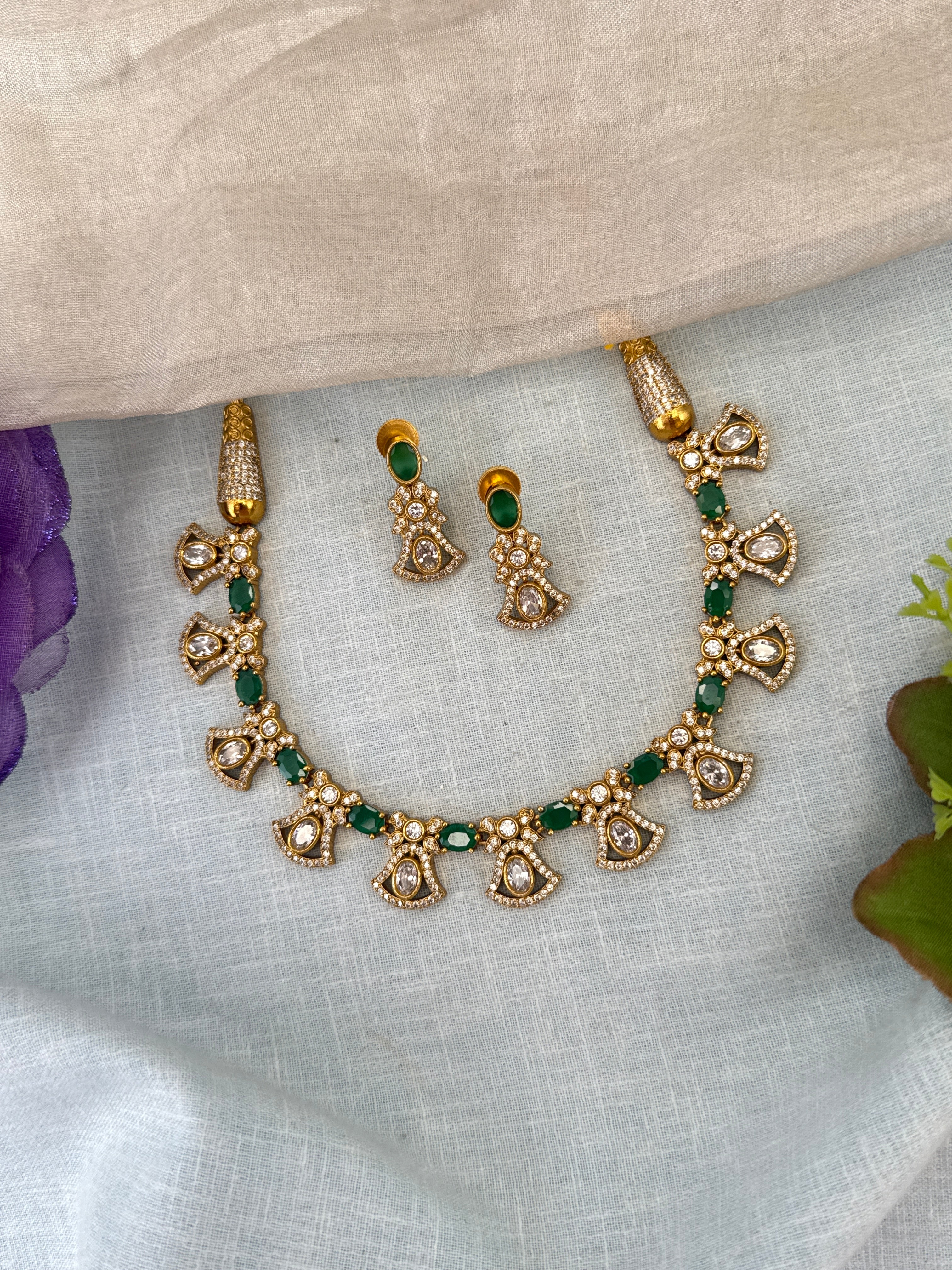 Royal Antique Short Necklace Set 1226