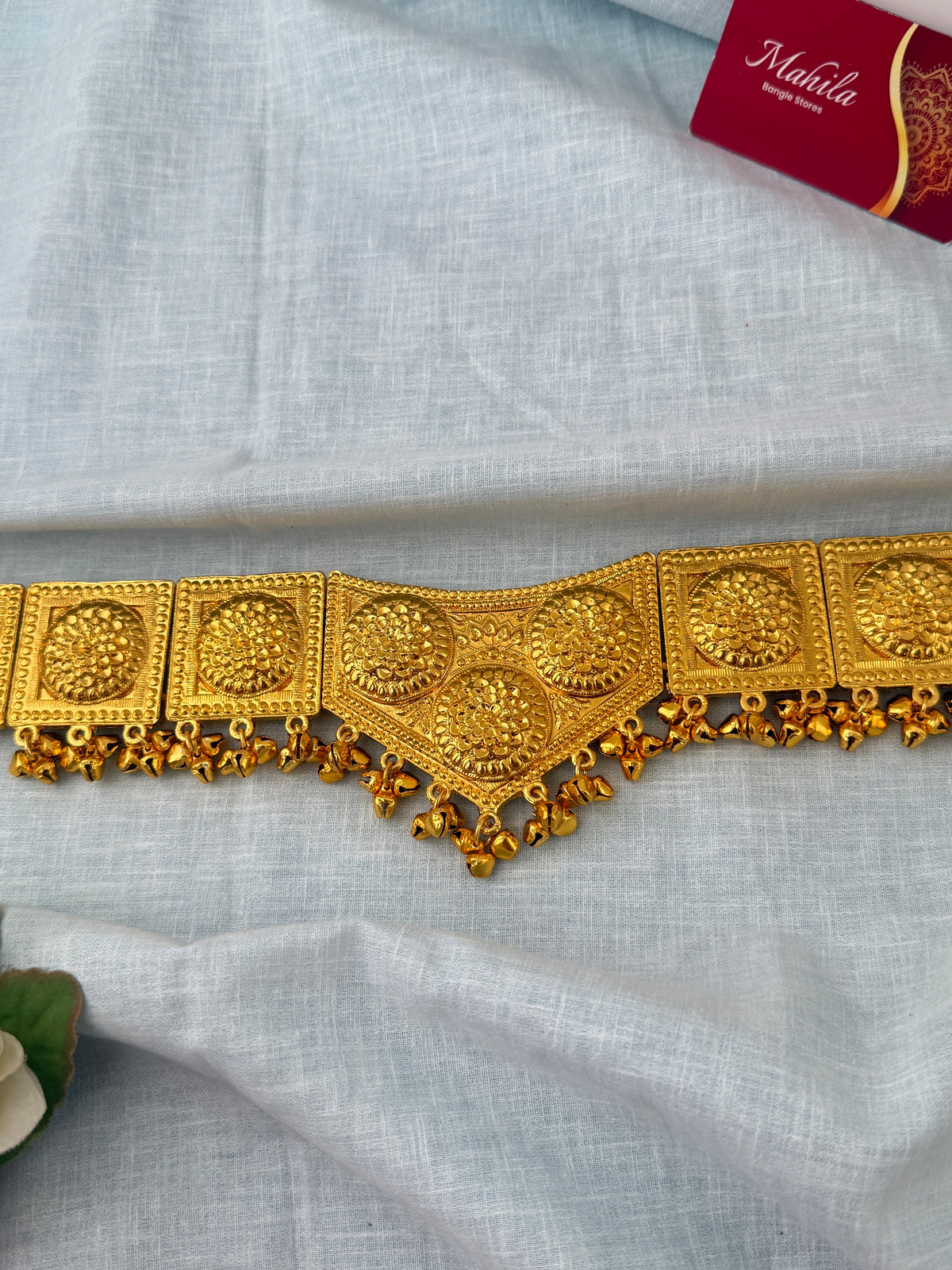 Traditional bridal hip belt for women