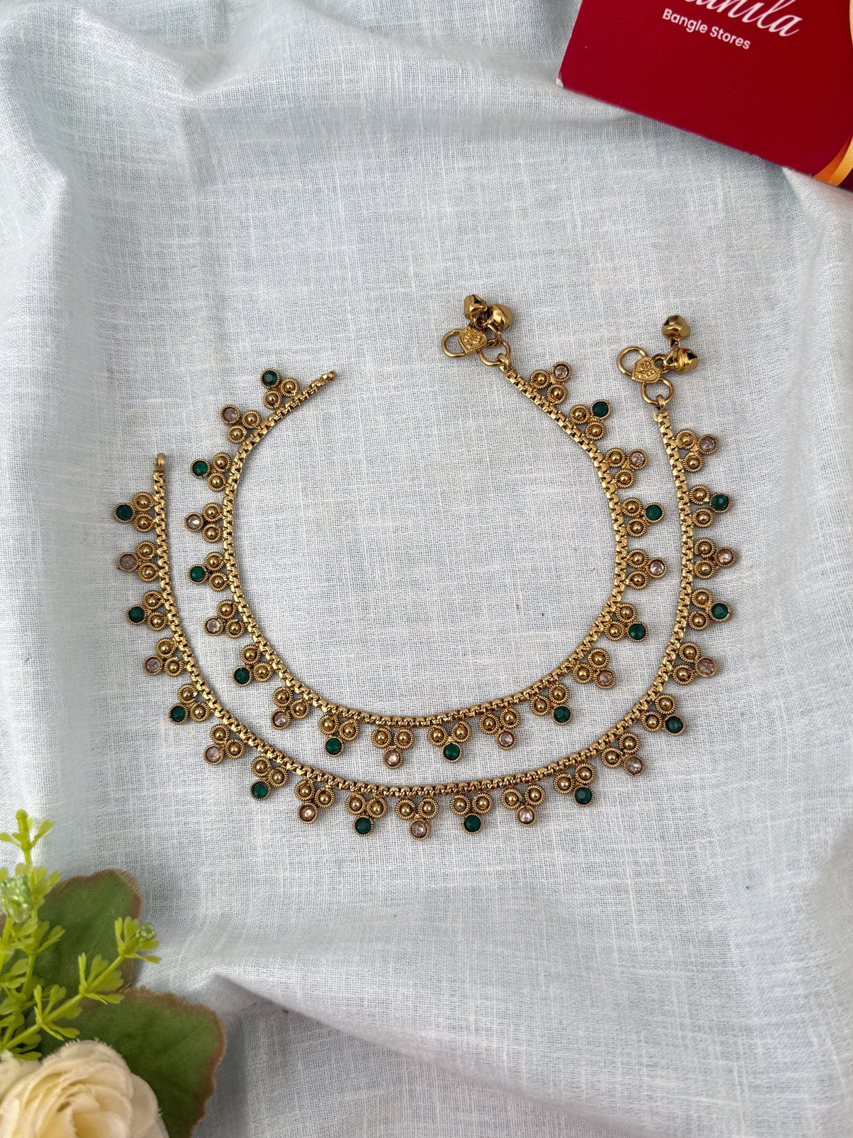 Elegant anklets for women