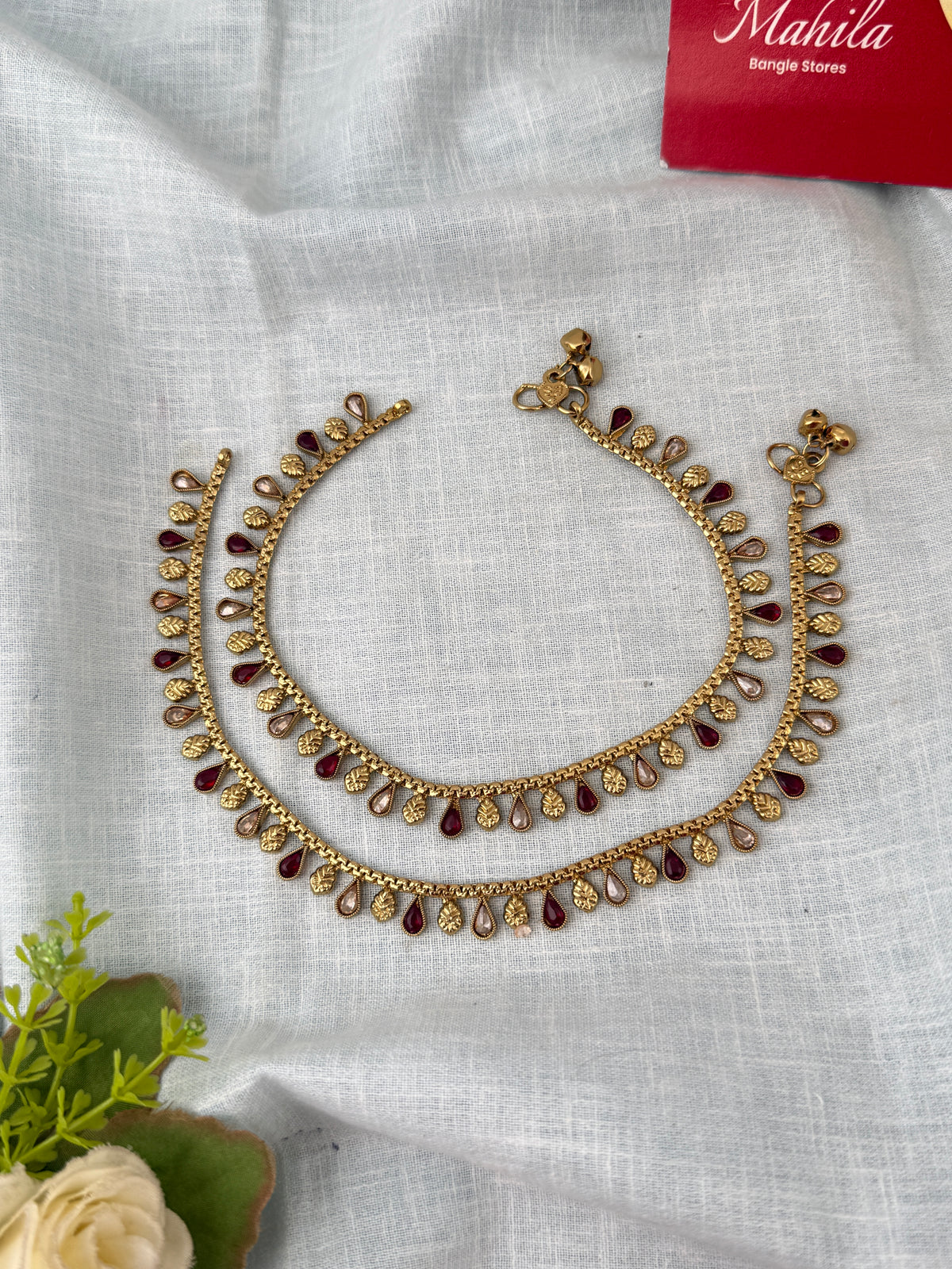 Elegant anklets for women
